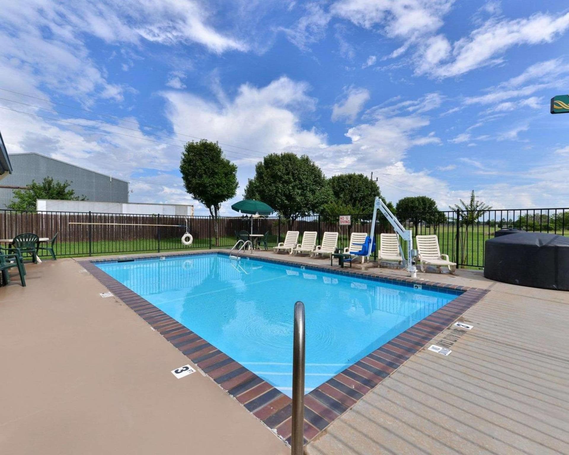 Quality Inn & Suites Wichita Falls I-44 gallery photo in Wichita Falls, TX — image 77