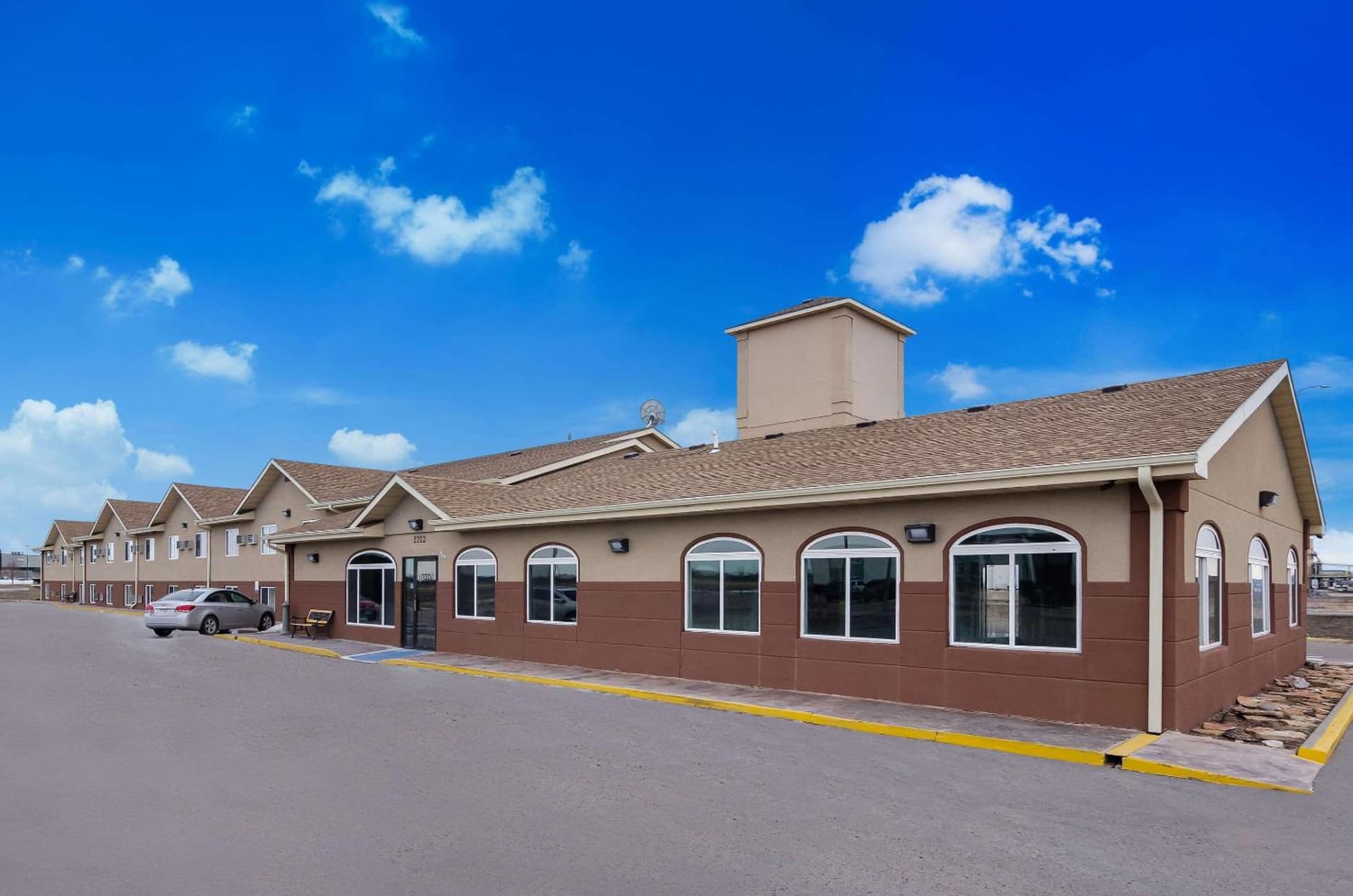 Econo Lodge Scottsbluff featured exterior or lobby in Scottsbluff, NE — similar hotel