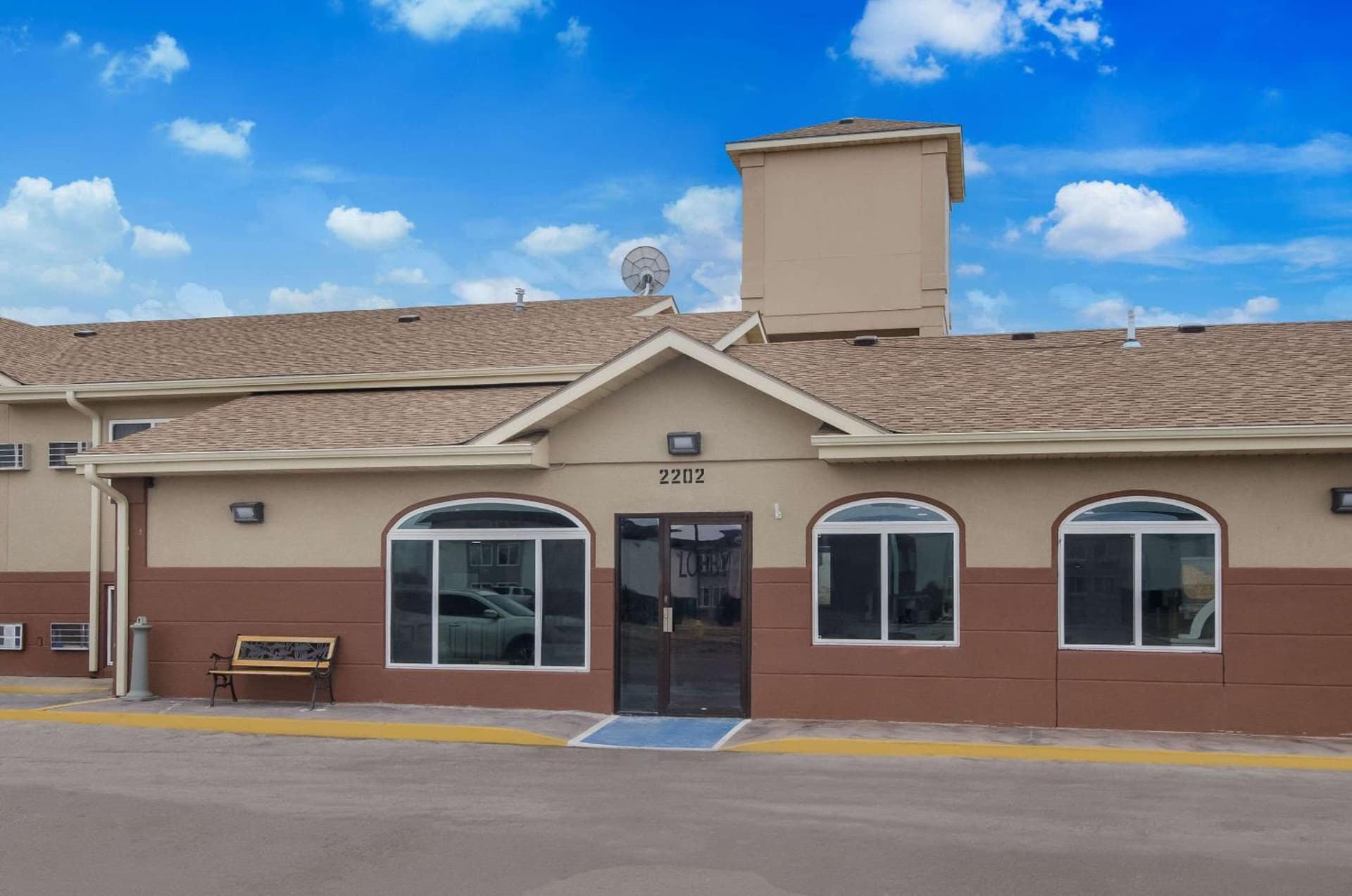Econo Lodge Scottsbluff interior in Scottsbluff, NE — gallery photo 2