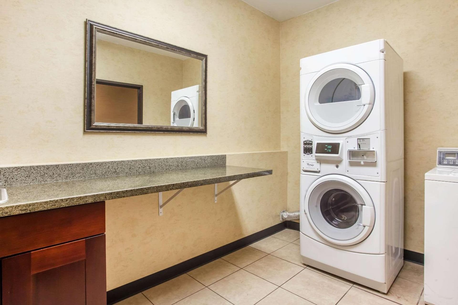 Comfort Suites Near Vancouver Mall gallery photo in Vancouver, WA — image 52
