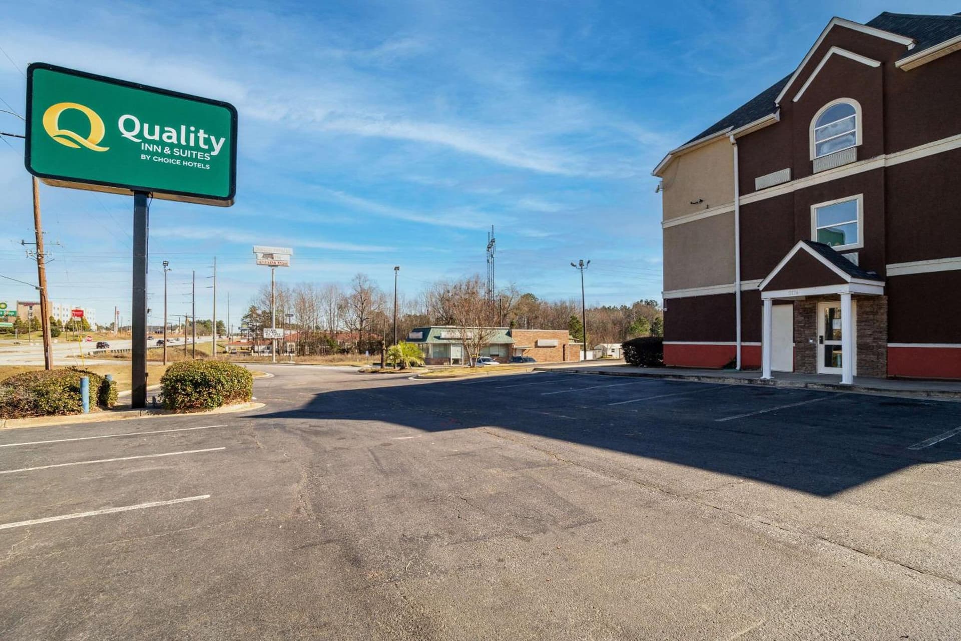 Quality Inn & Suites Augusta Fort Gordon Area interior in Augusta, GA — gallery photo 2