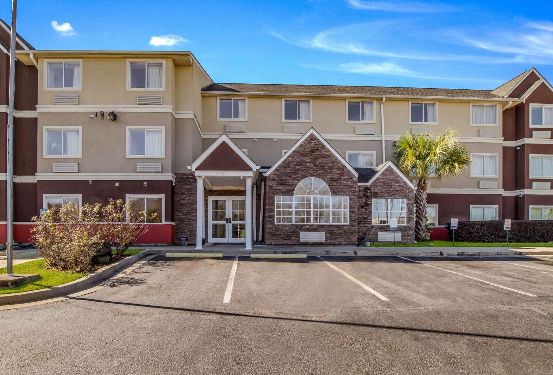 Quality Inn & Suites Augusta Fort Gordon Area property views in Augusta, GA — gallery photo 3