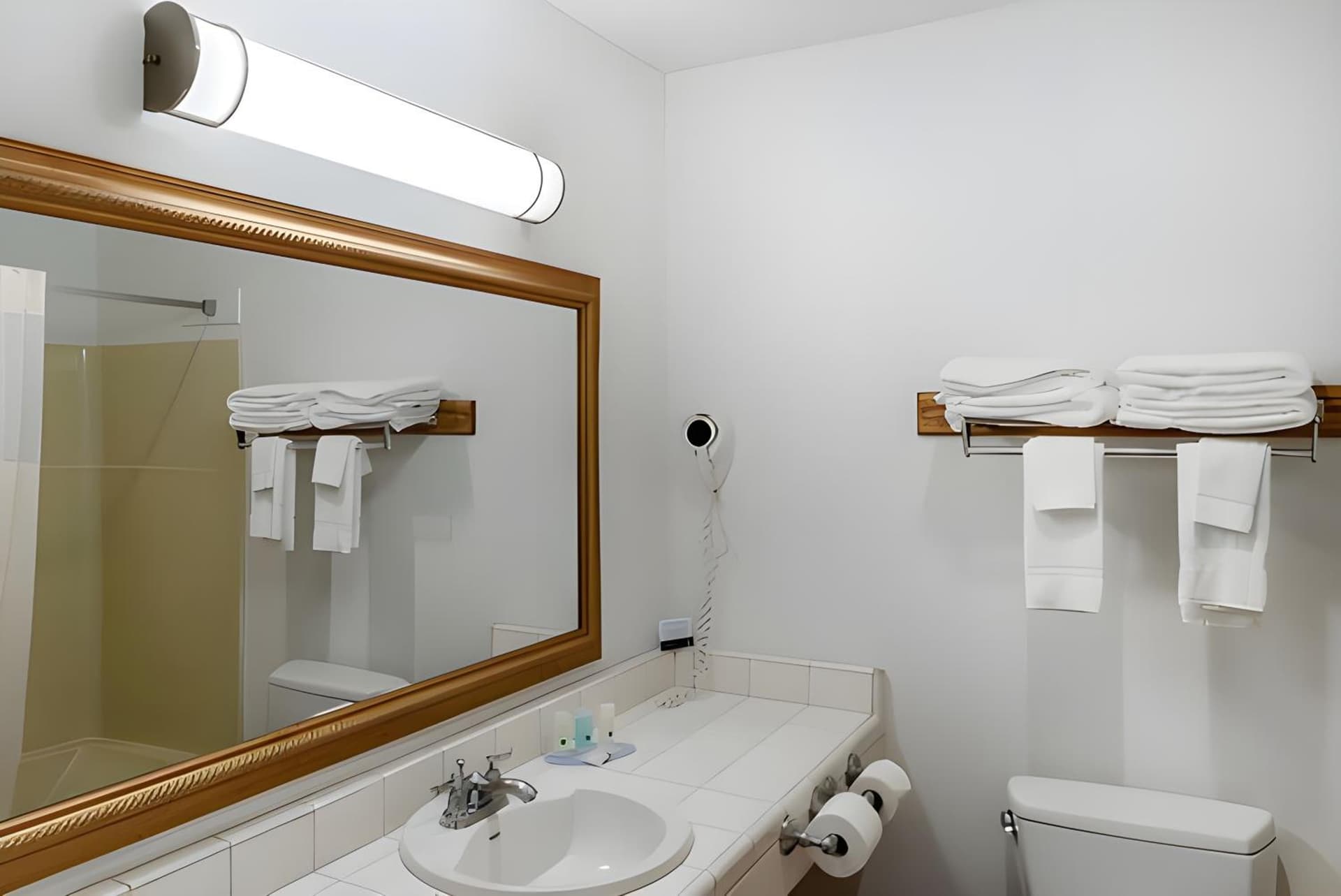Quality Inn & Suites Capitola By the Sea gallery photo in Capitola, CA — image 10