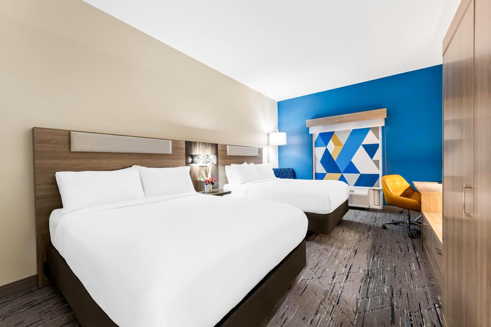 Holiday Inn Express & Suites Sylva / Dillsboro by IHG interior in Dillsboro, NC — gallery photo 2