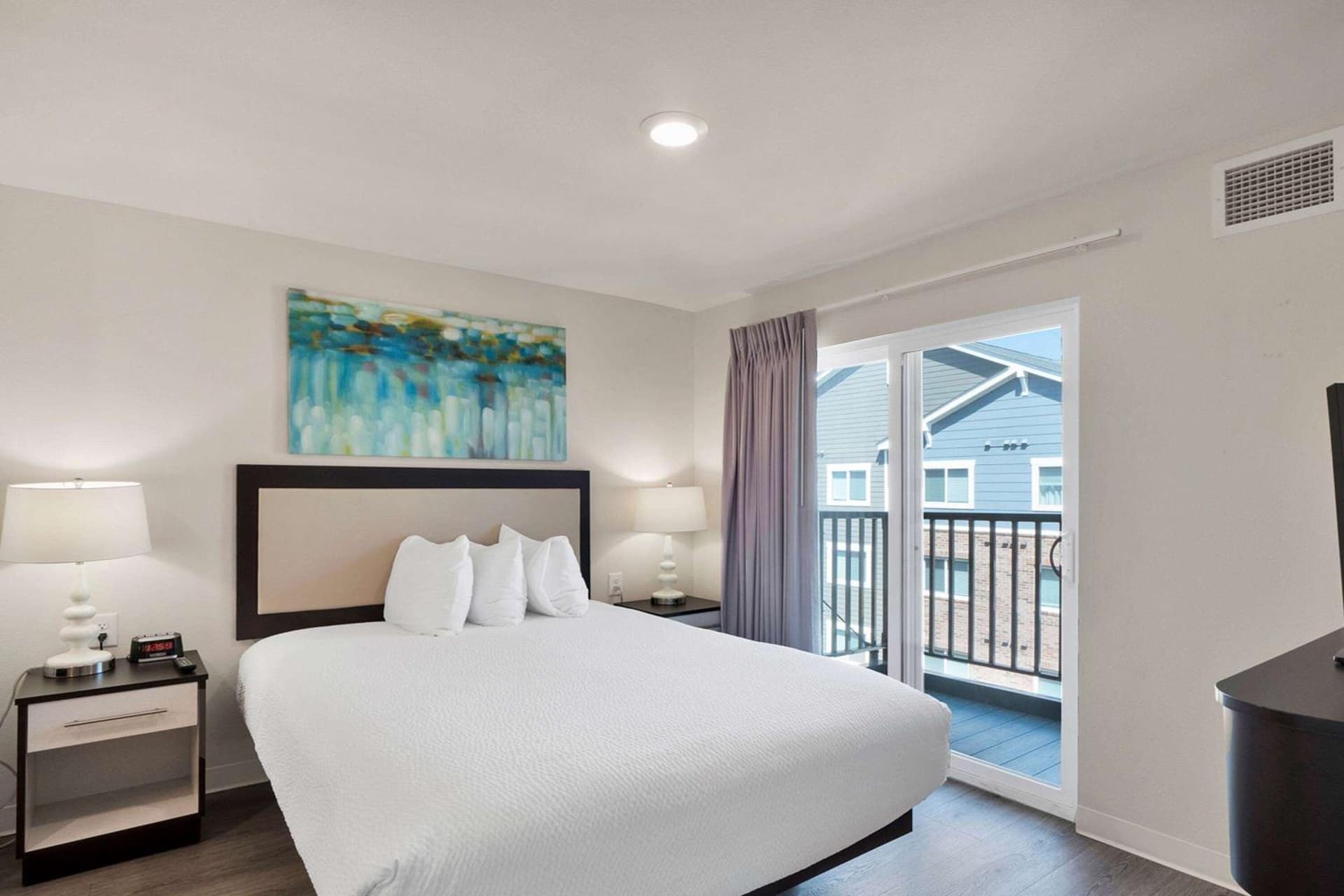 WaterWalk Extended Stay Raleigh Durham Research Triangle gallery photo in Durham, NC — image 4