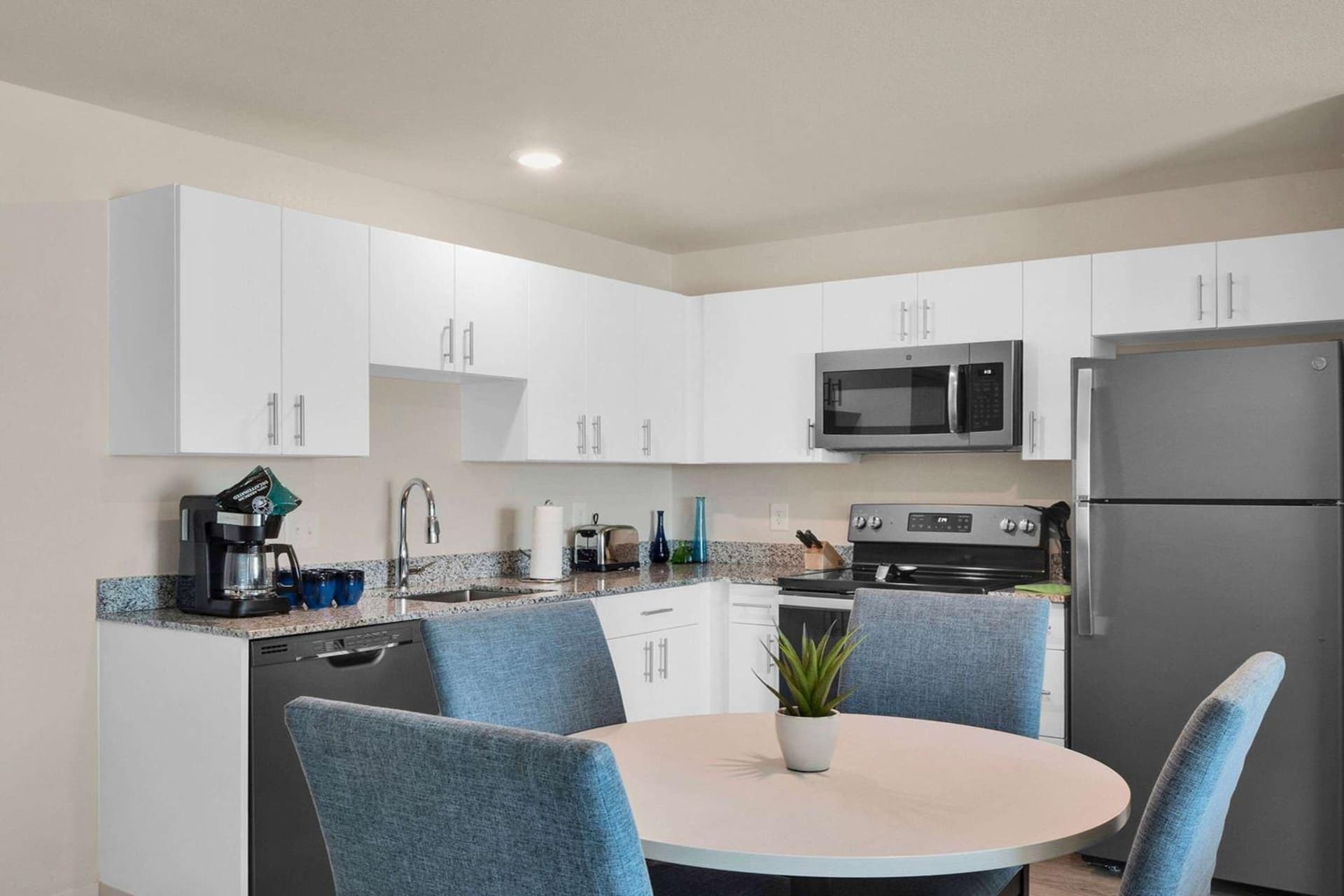WaterWalk Extended Stay Raleigh Durham Research Triangle gallery photo in Durham, NC — image 89