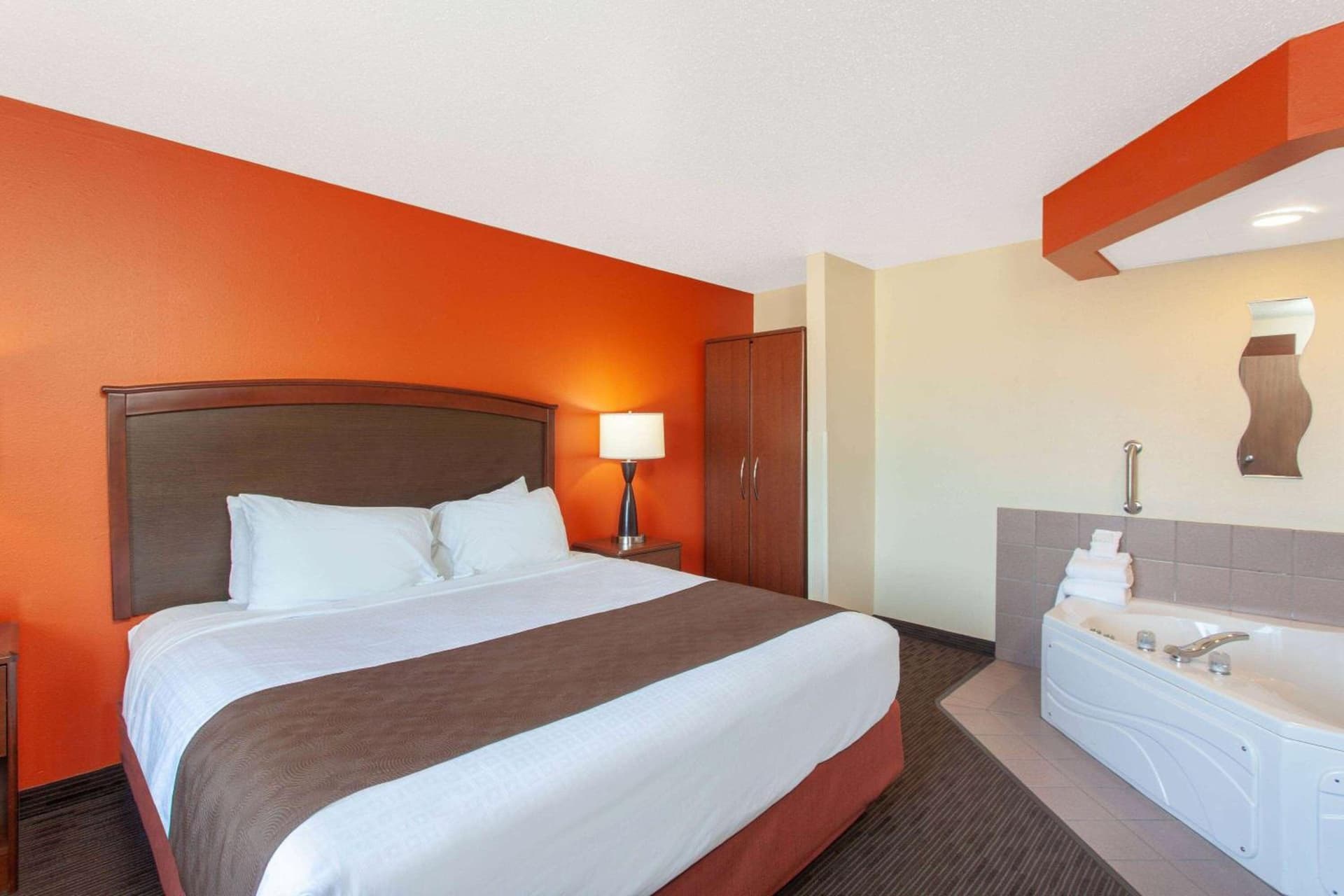 AmericInn by Wyndham St Cloud MN I-94 gallery photo in Saint Cloud, MN — image 38