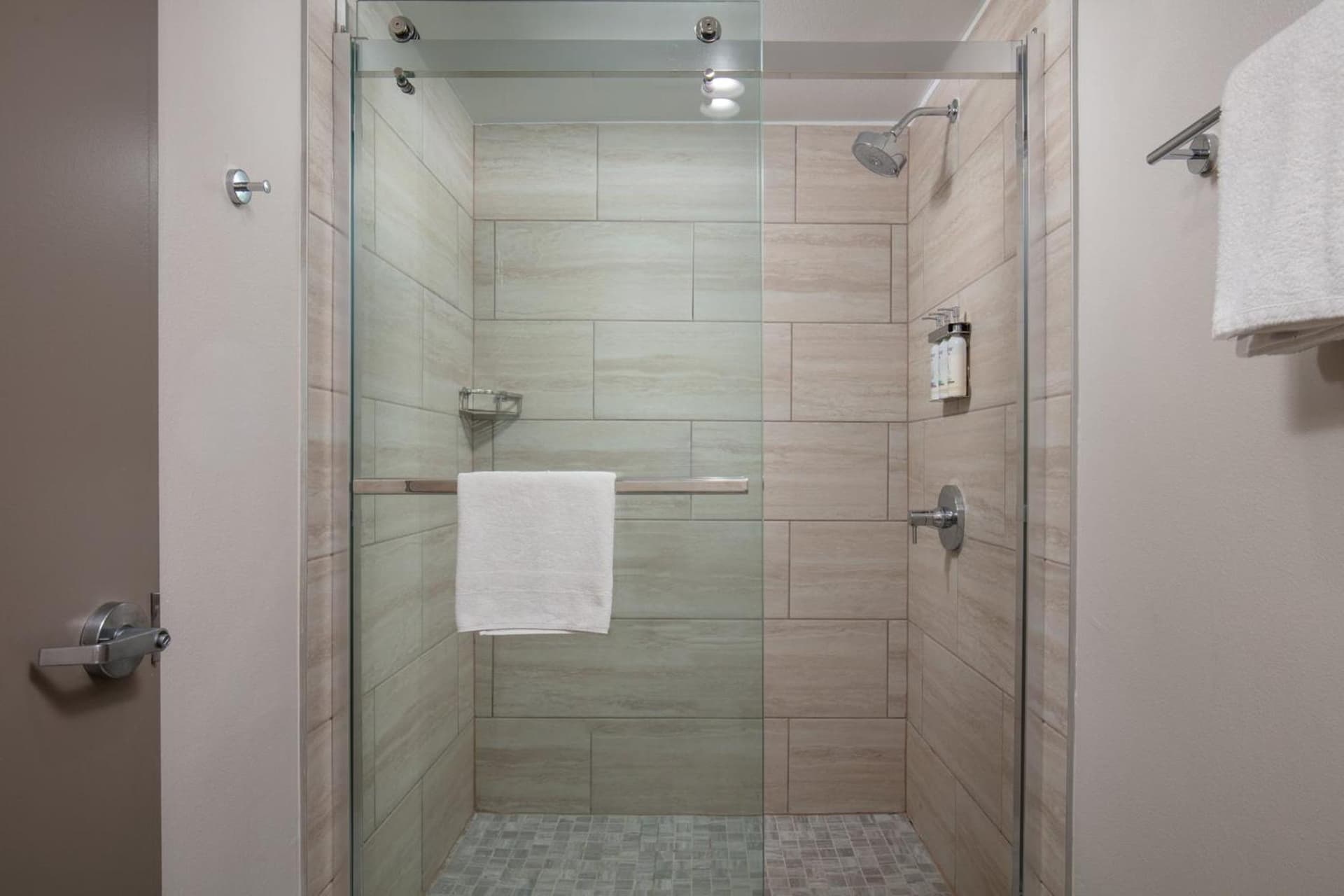 Holiday Inn Express Hotel & Suites Ventura Harbor by IHG gallery photo in Ventura, CA — image 31