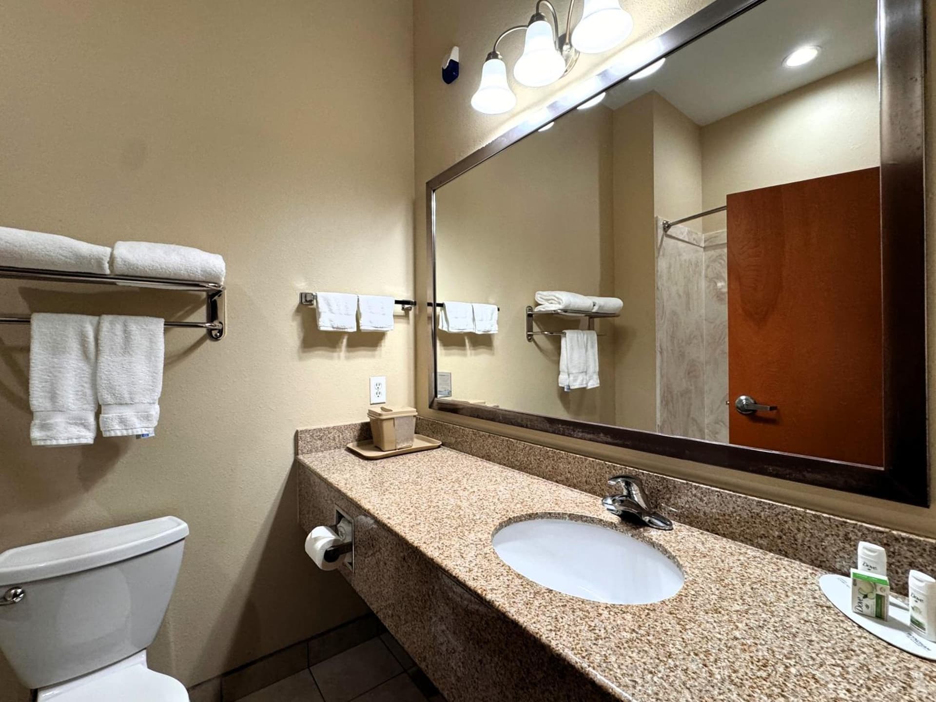 Ramada by Wyndham College Station gallery photo in College Station, TX — image 46