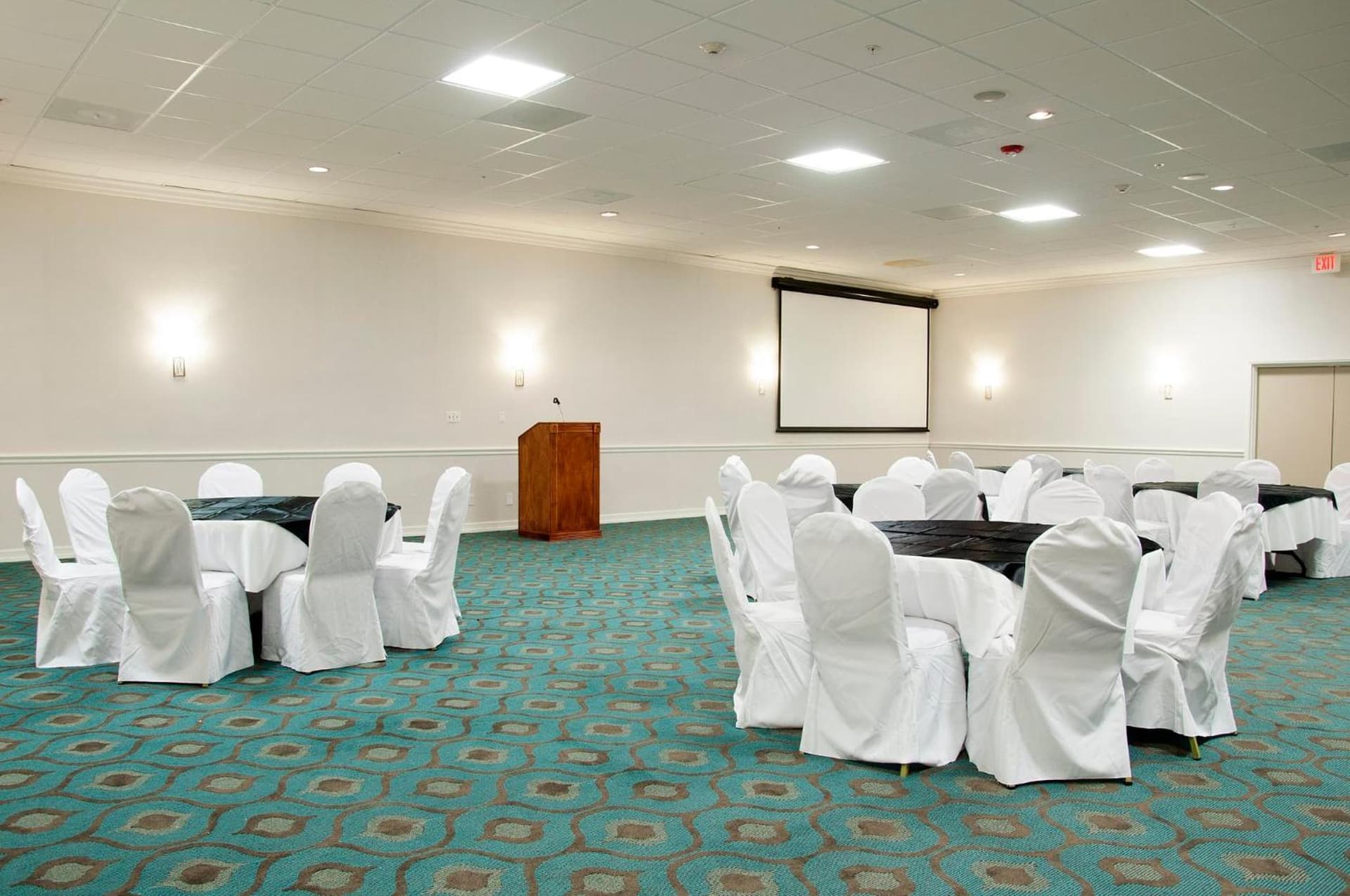 Holiday Inn Victorville by IHG gallery photo in Victorville, CA — image 44