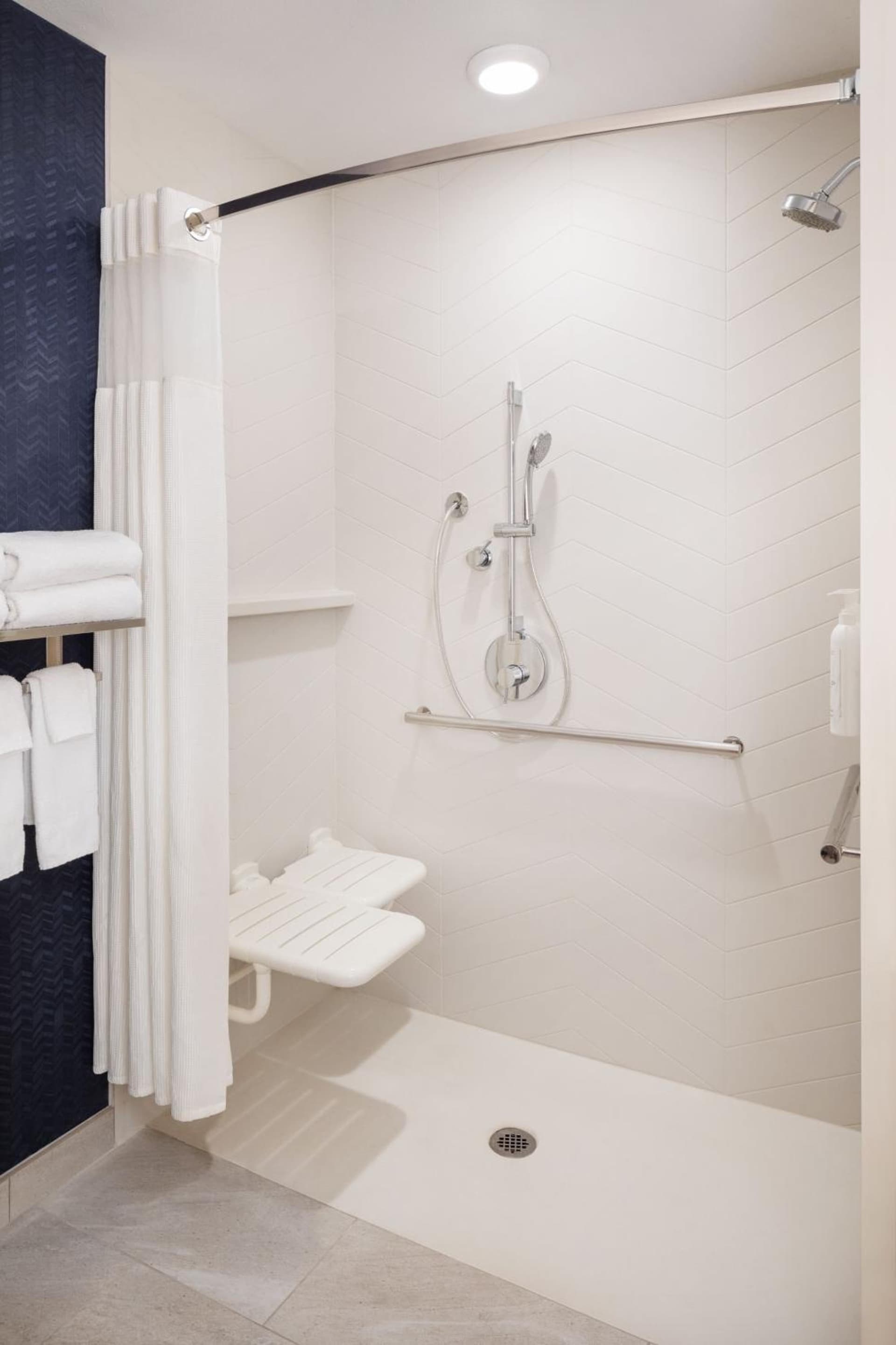 Fairfield Inn & Suites by Marriott Fresno North/Shaw Avenue gallery photo in Fresno, CA — image 5