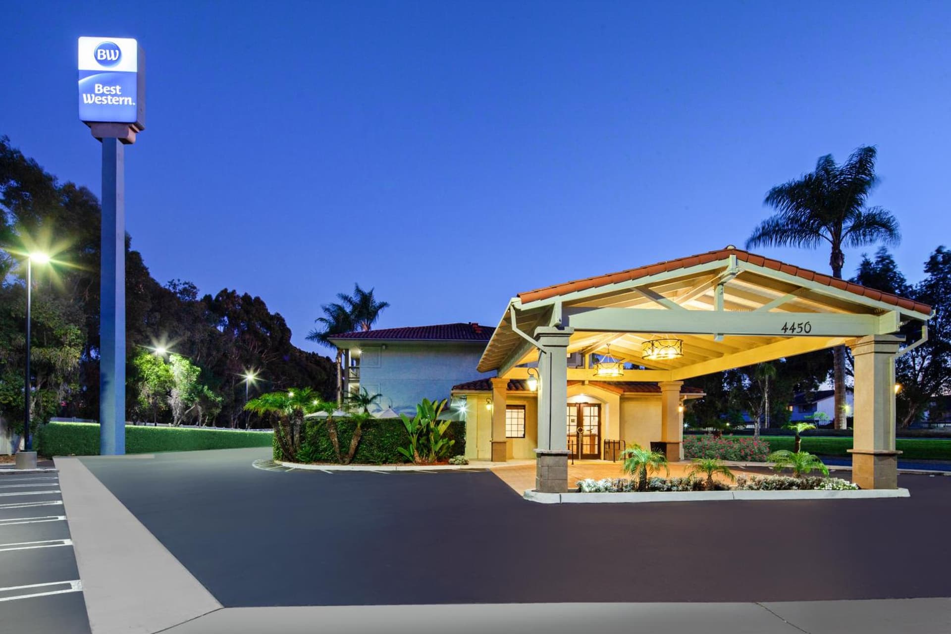 Best Western Chula Vista/Otay Valley Hotel interior in Chula Vista, CA — gallery photo 2