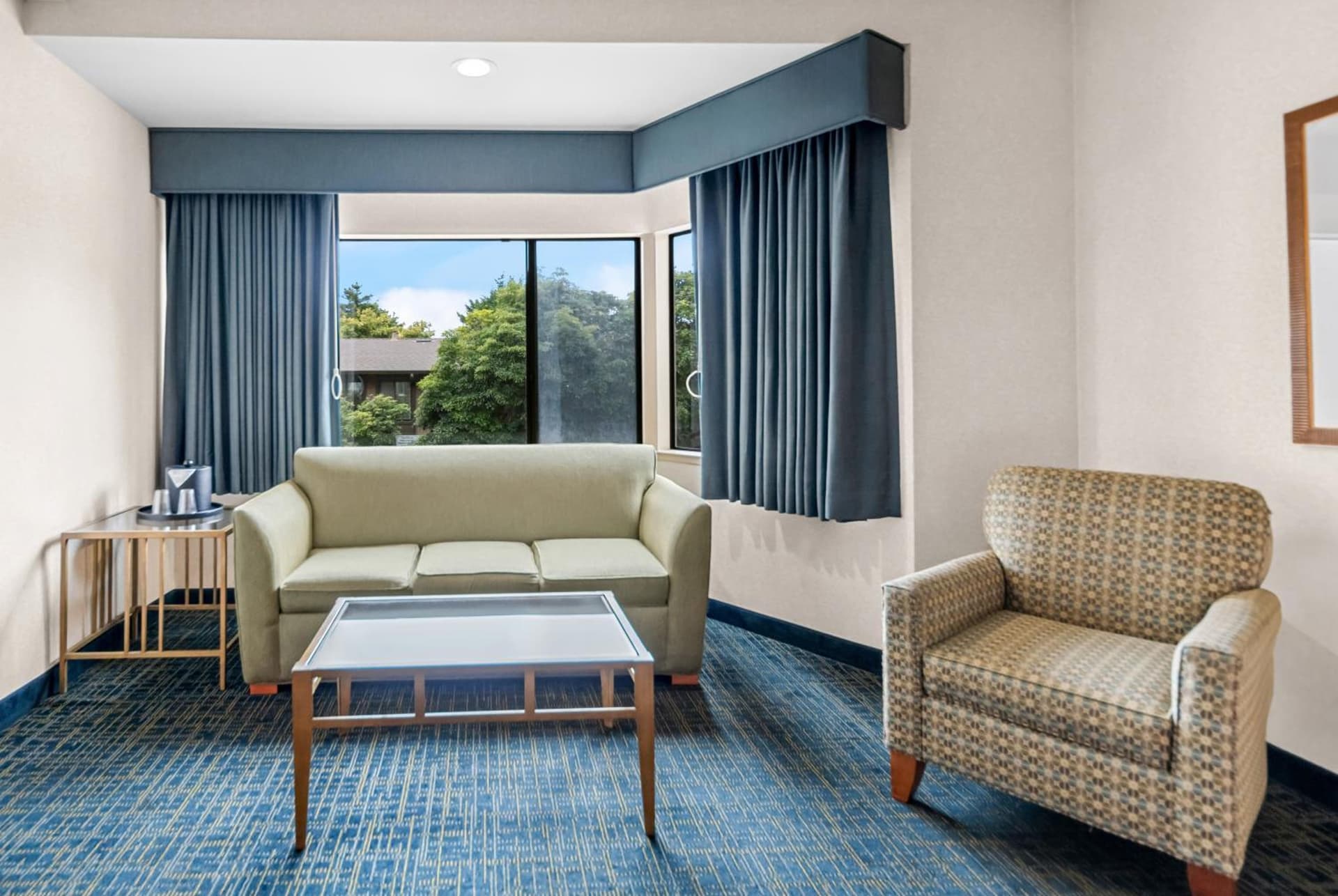 Best Western De Anza Inn interior in Monterey, CA — gallery photo 2