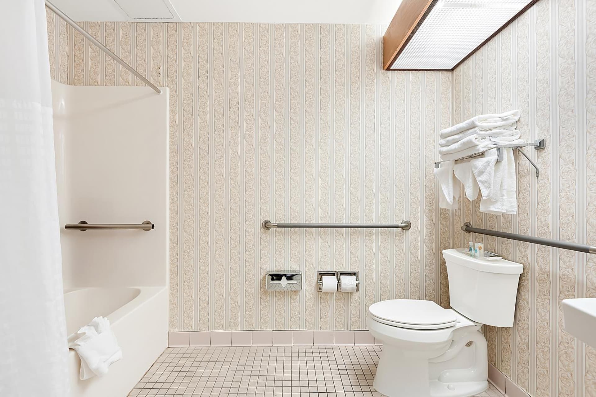 Comfort Suites New Orleans East gallery photo in New Orleans, LA — image 62