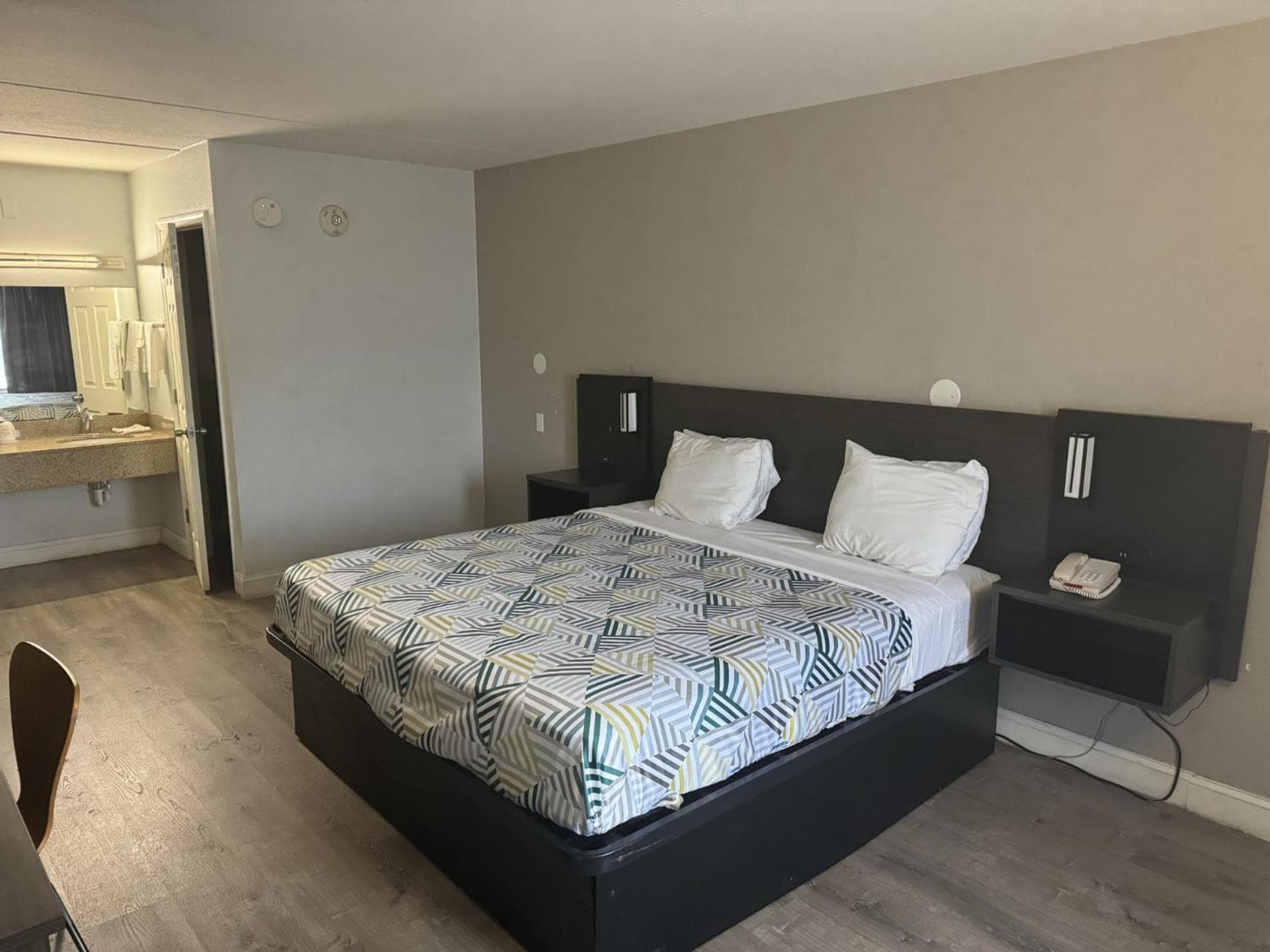Travelodge by Wyndham Norfolk Airport gallery photo in Norfolk, VA — image 51
