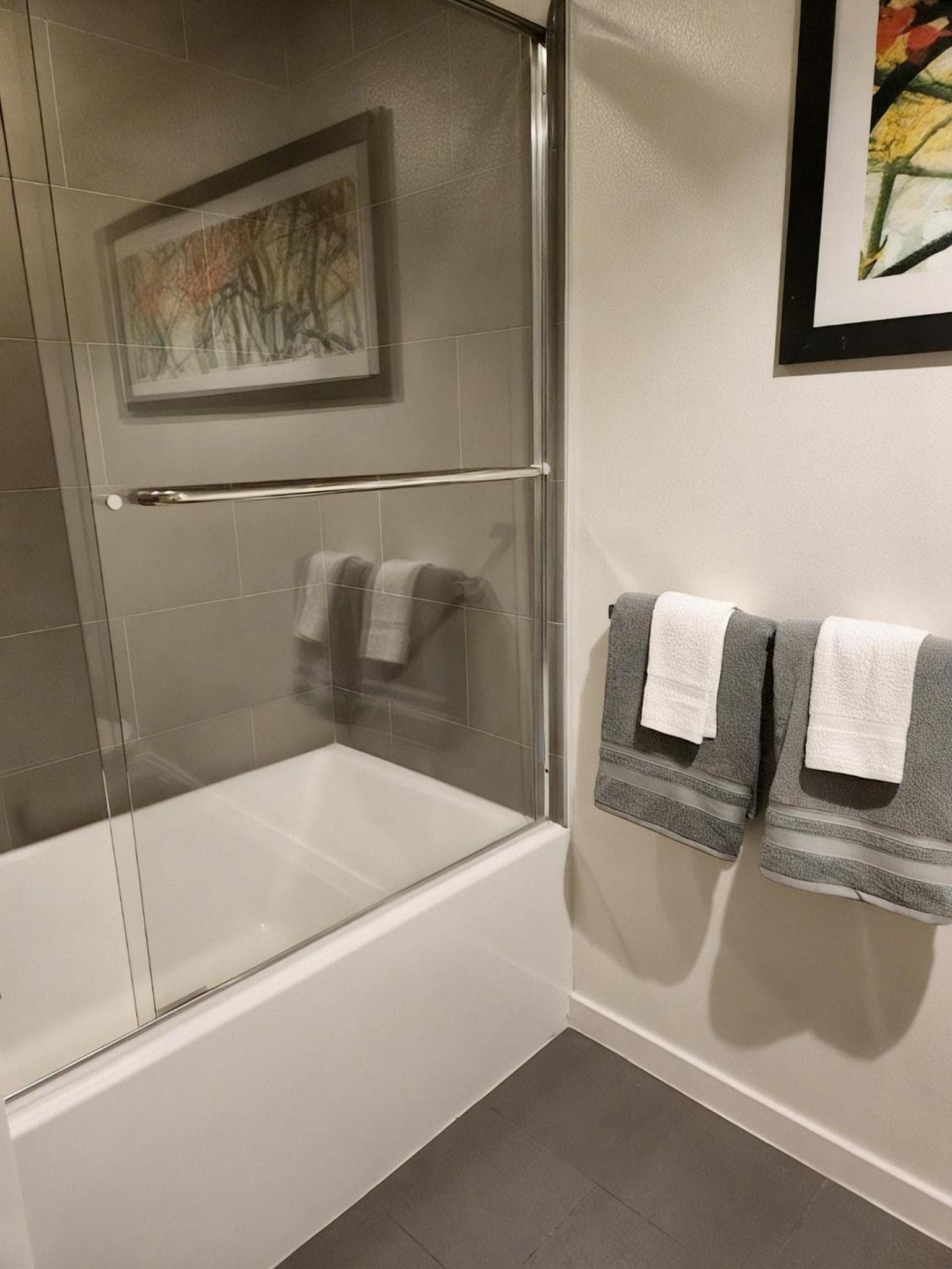 StaysPro - luxury Apartments minutes to everything Los Angeles interior in Los Angeles, CA — gallery photo 2
