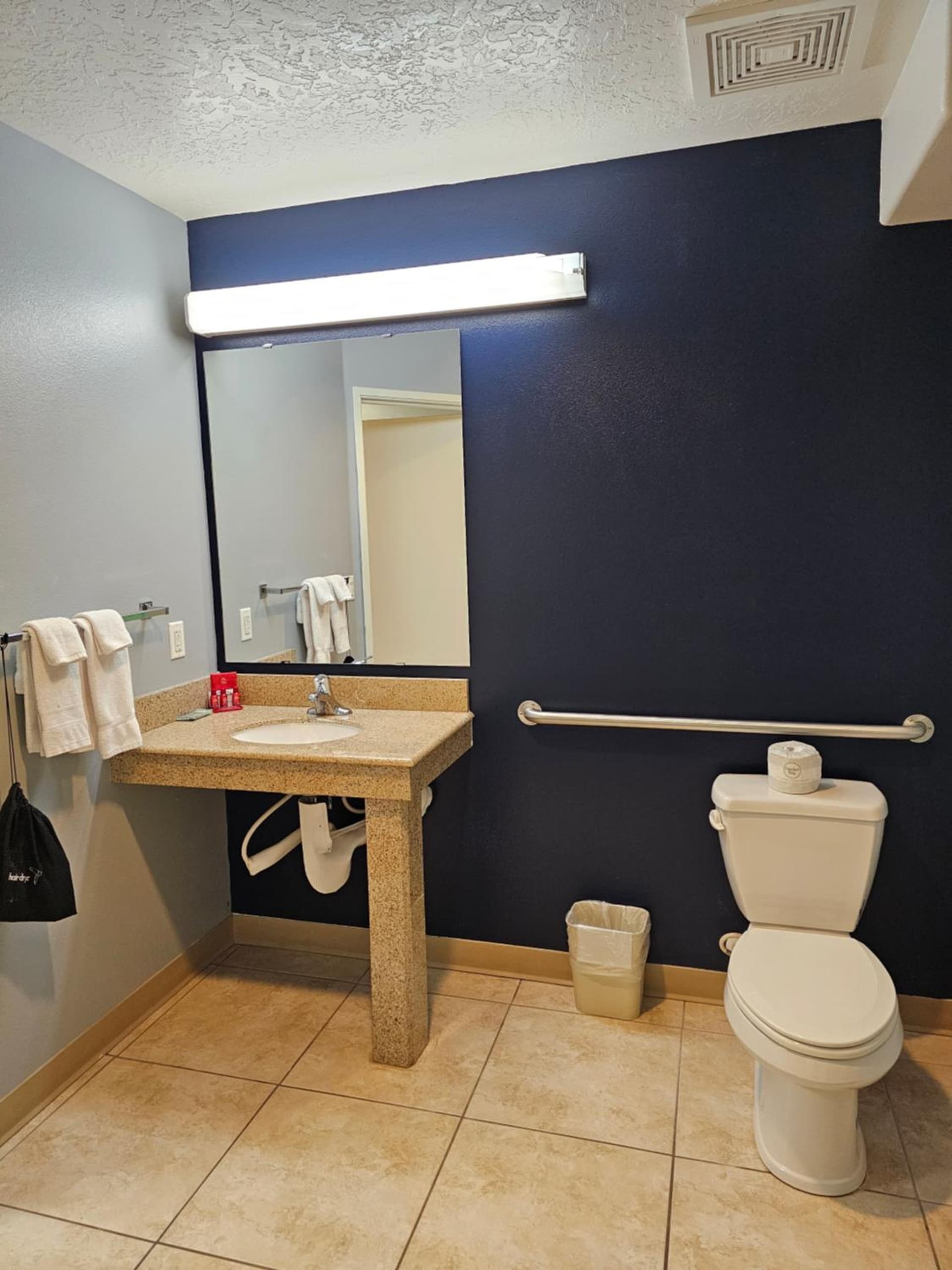 Executive Inn & Suites Extended Stay - Vernal interior in Vernal, UT — gallery photo 2