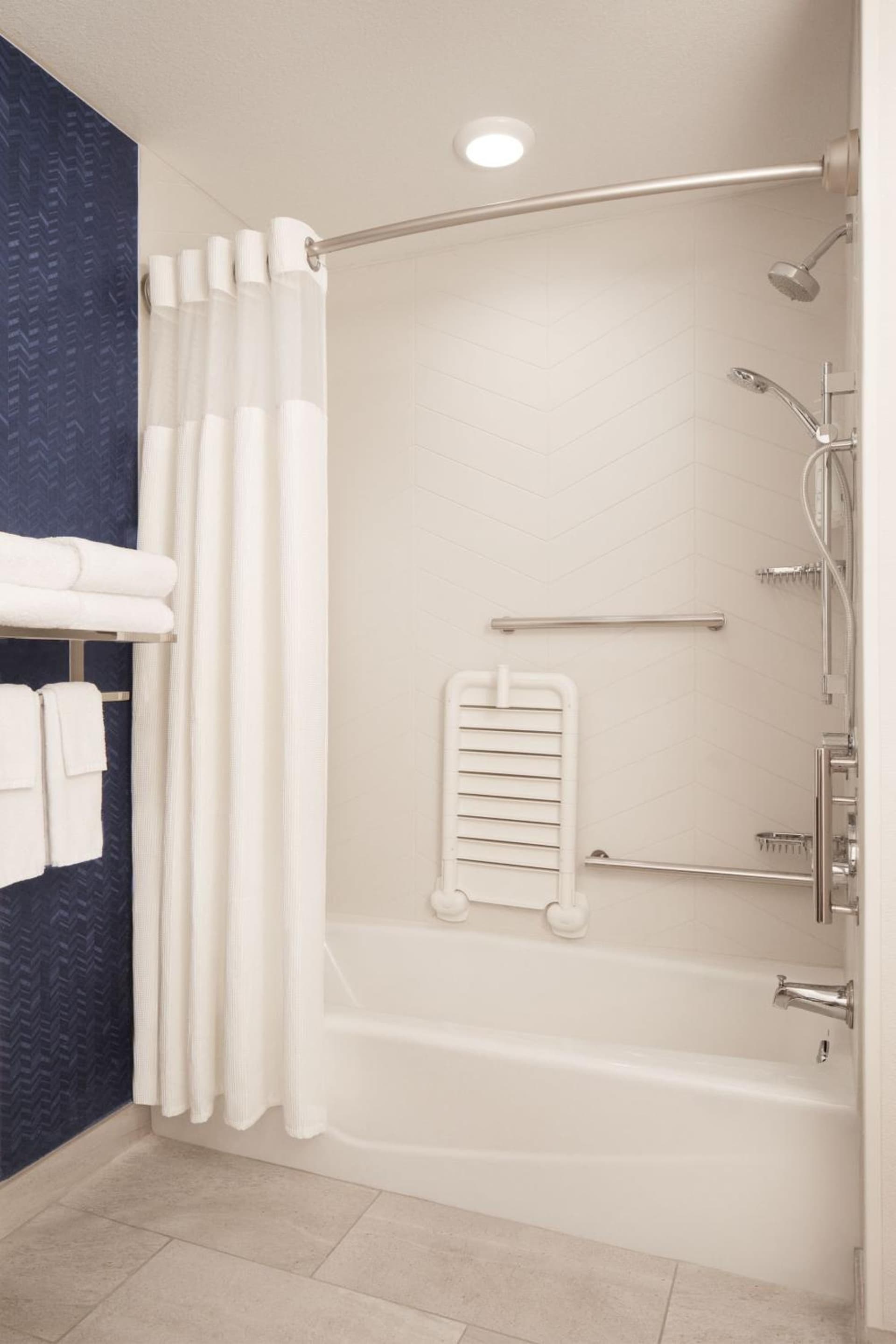 Fairfield Inn & Suites by Marriott Fresno North/Shaw Avenue gallery photo in Fresno, CA — image 15