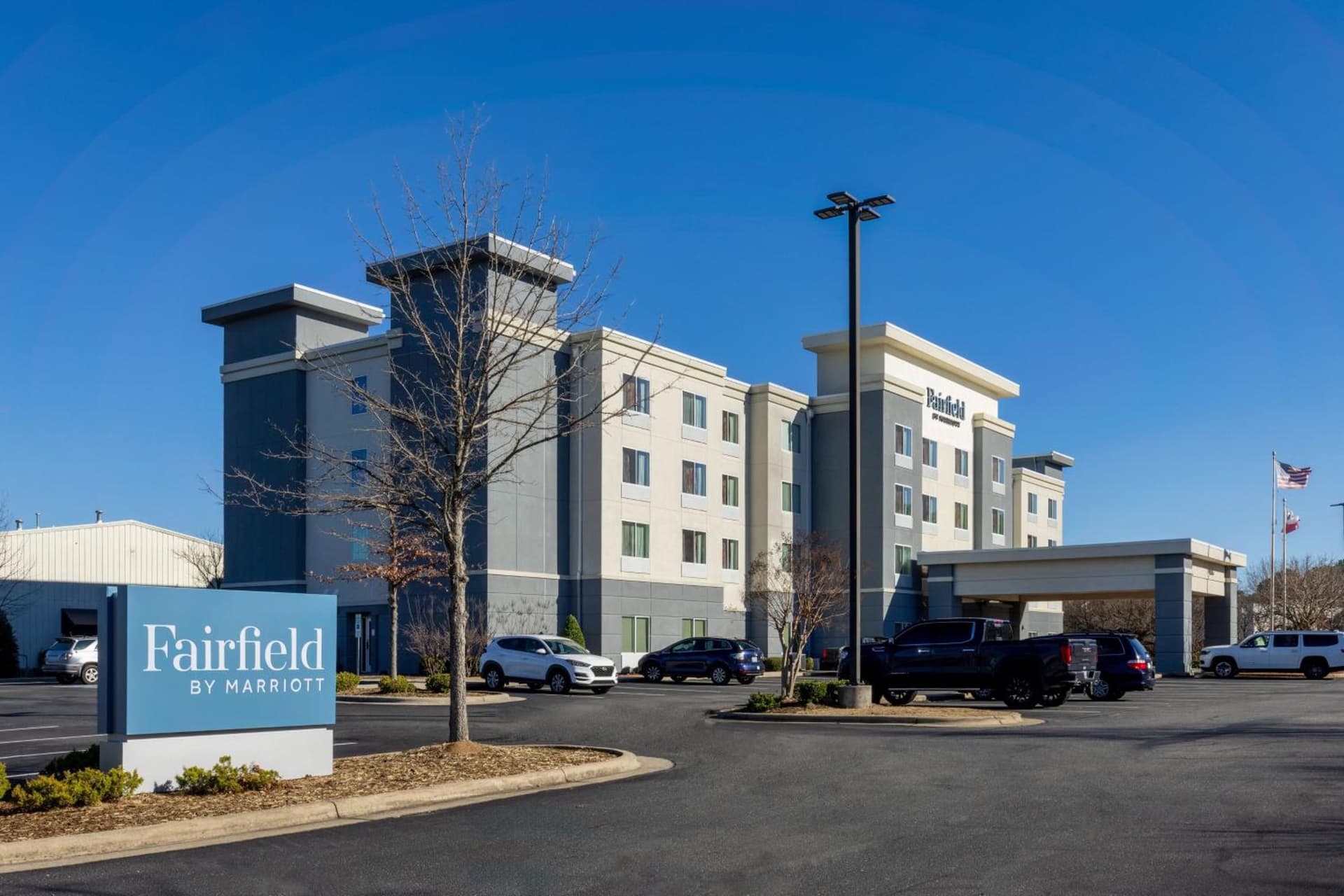 Fairfield Inn & Suites by Marriott Smithfield interior in Smithfield, NC — gallery photo 2