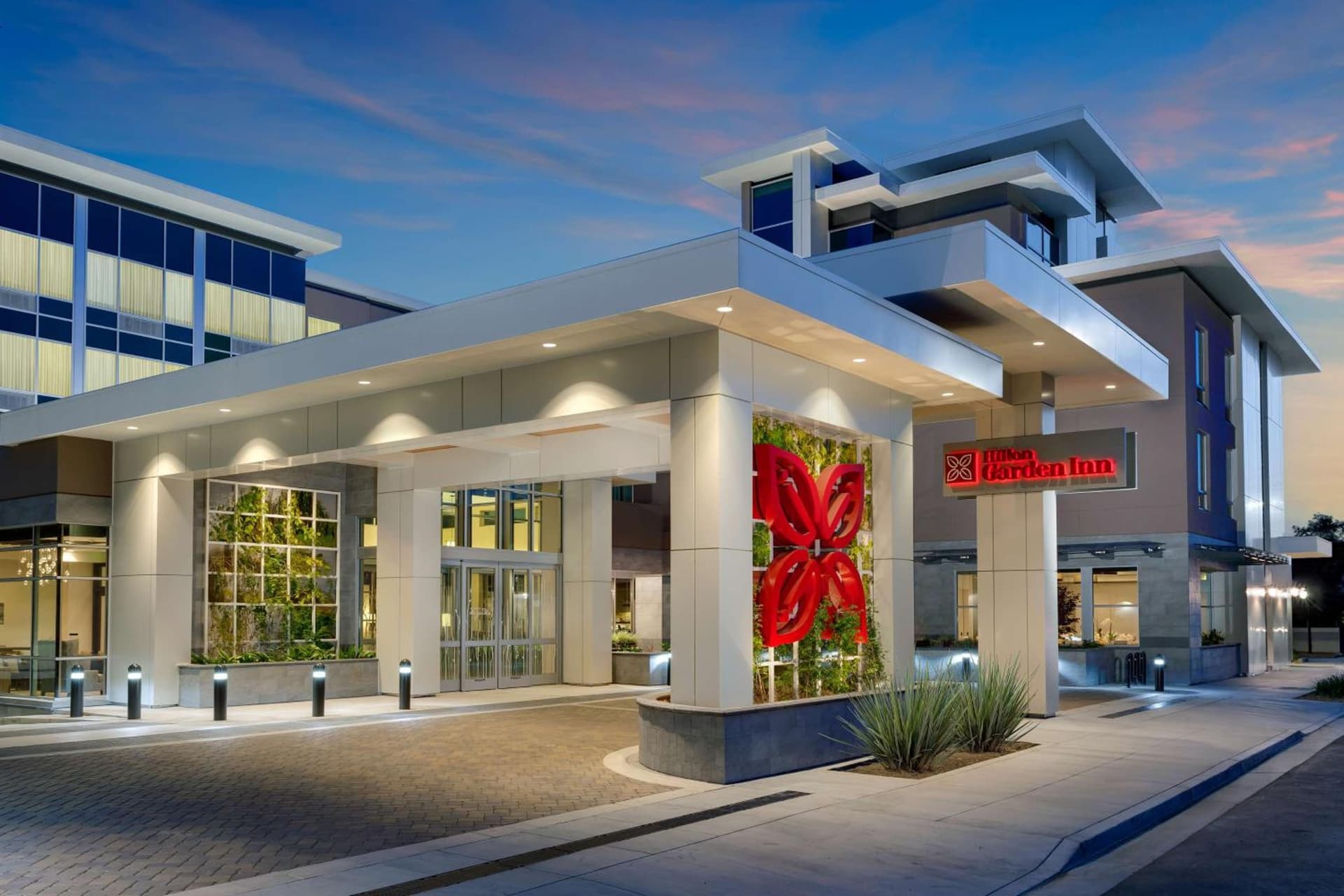 Hilton Garden Inn Palo Alto property views in Palo Alto, CA — gallery photo 3