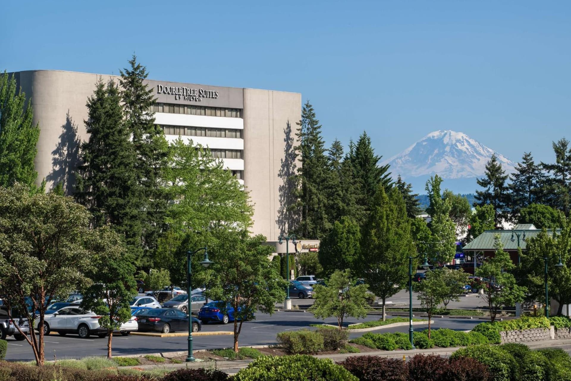 DoubleTree Suites by Hilton Seattle Airport/Southcenter interior in Tukwila, WA — gallery photo 2