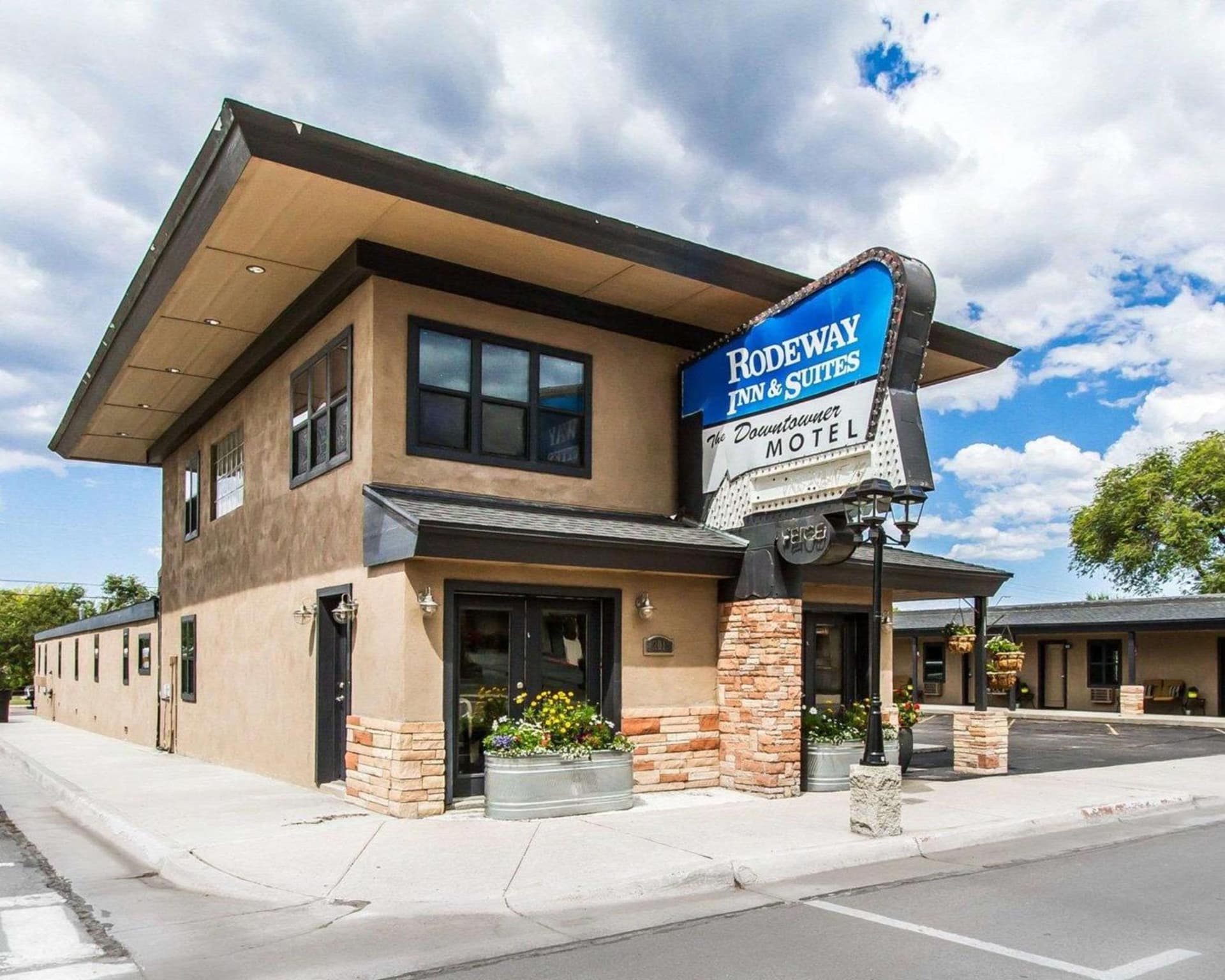 Rodeway Inn & Suites Williams Downtowner-Rte 66 featured exterior or lobby in Williams, AZ — similar hotel