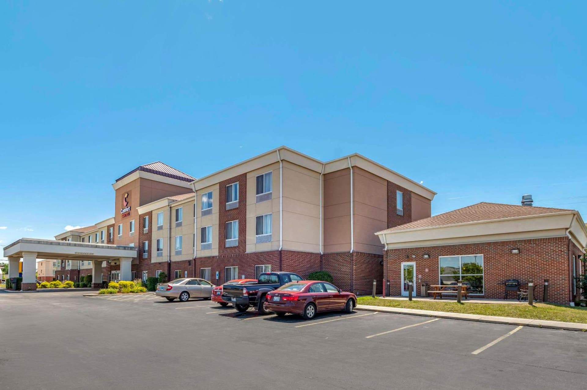 Comfort Suites Urbana Champaign, University Area interior in Champaign, IL — gallery photo 2