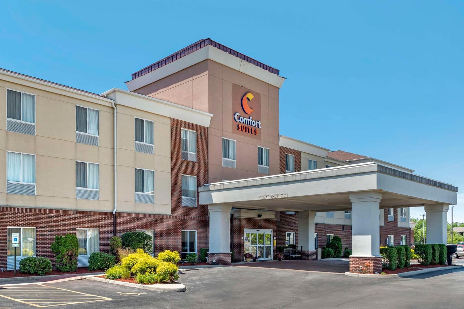 Comfort Suites Urbana Champaign, University Area exterior or lobby in Champaign, IL — main listing photo