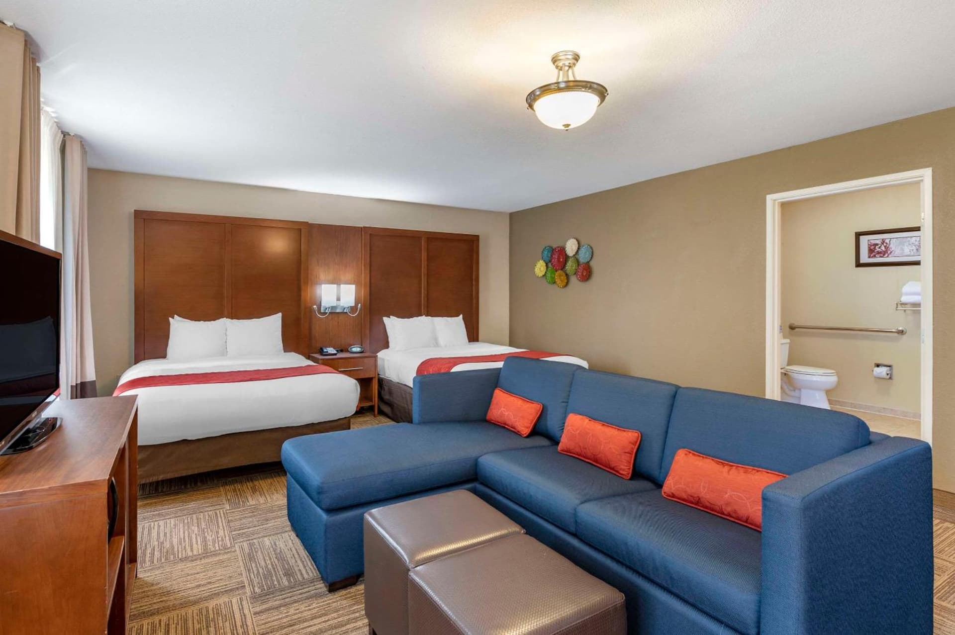 Comfort Suites Urbana Champaign, University Area property views in Champaign, IL — gallery photo 3