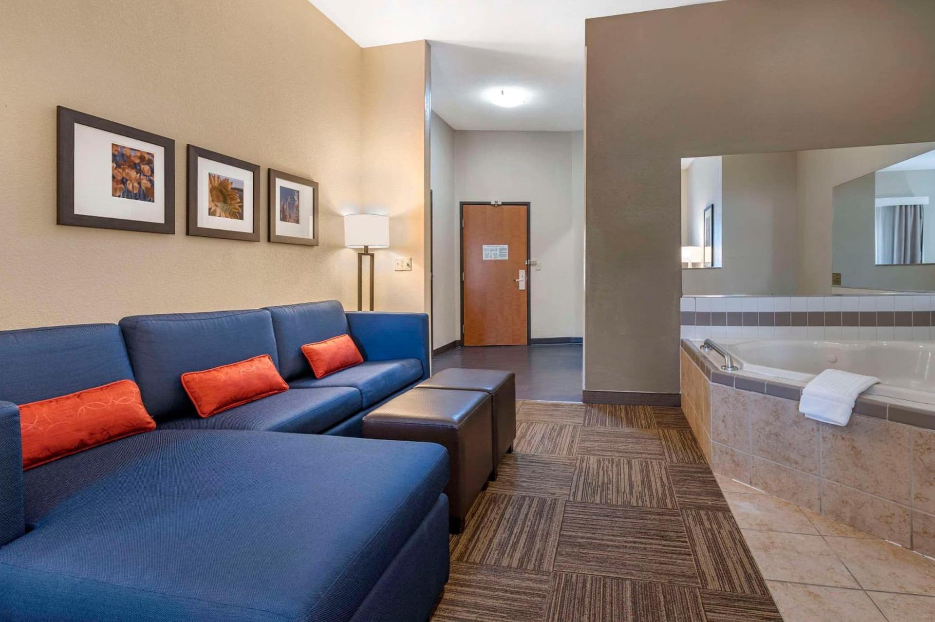 Comfort Suites Urbana Champaign, University Area gallery photo in Champaign, IL — image 19
