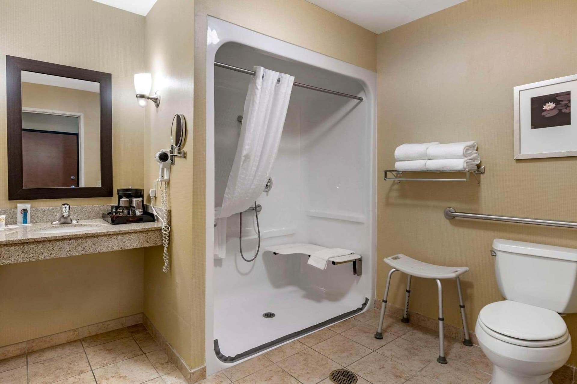 Comfort Suites Urbana Champaign, University Area gallery photo in Champaign, IL — image 48