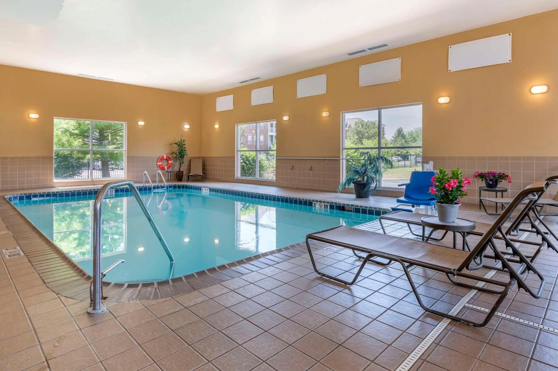 Comfort Suites Urbana Champaign, University Area gallery photo in Champaign, IL — image 39