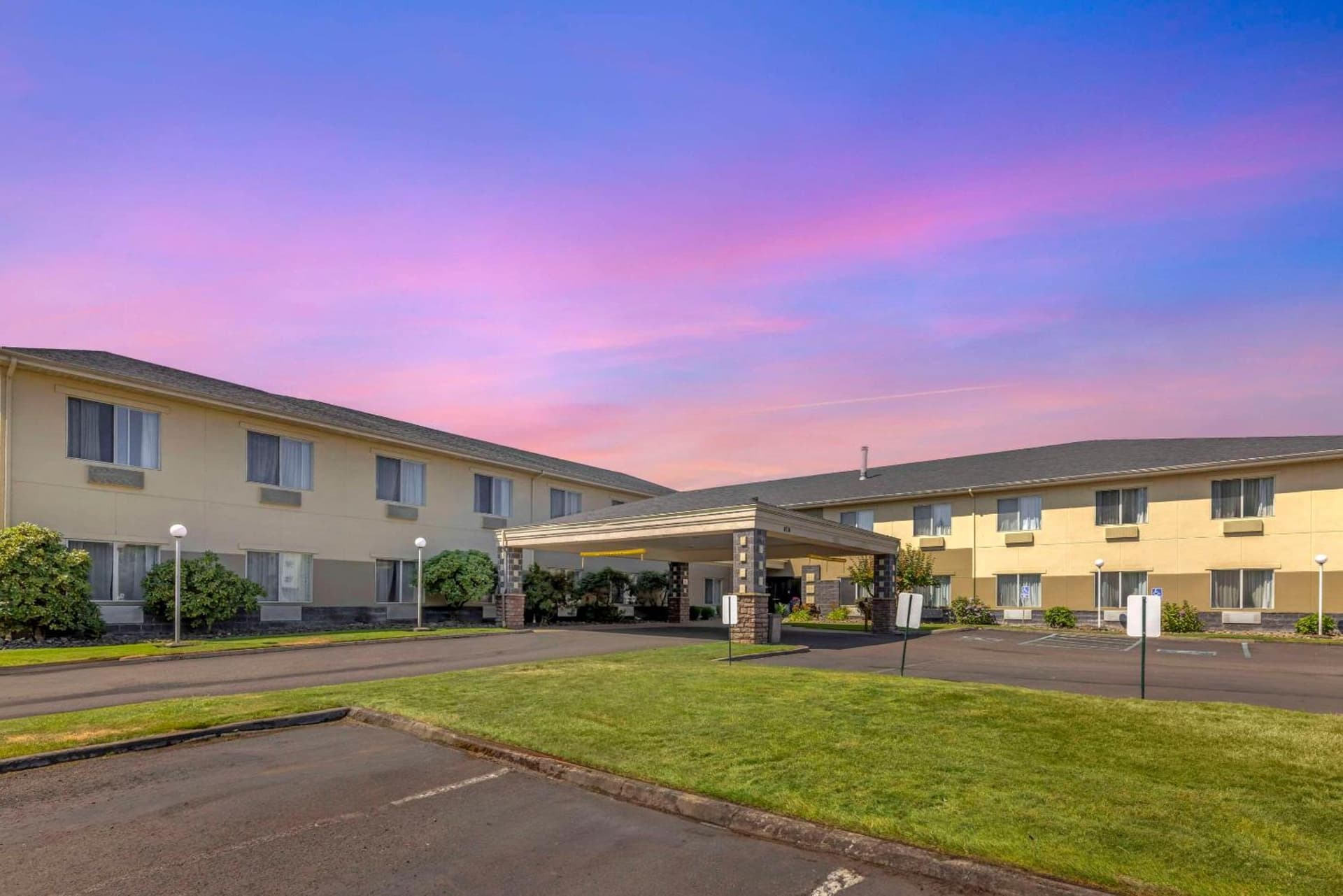 Comfort Suites Near Vancouver Mall property views in Vancouver, WA — gallery photo 3