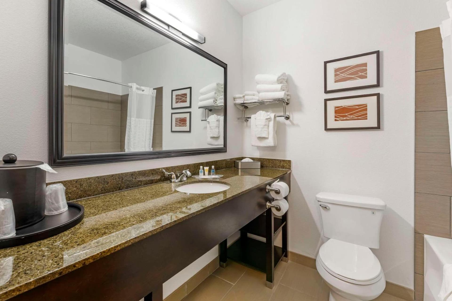 Comfort Suites Near Vancouver Mall gallery photo in Vancouver, WA — image 9