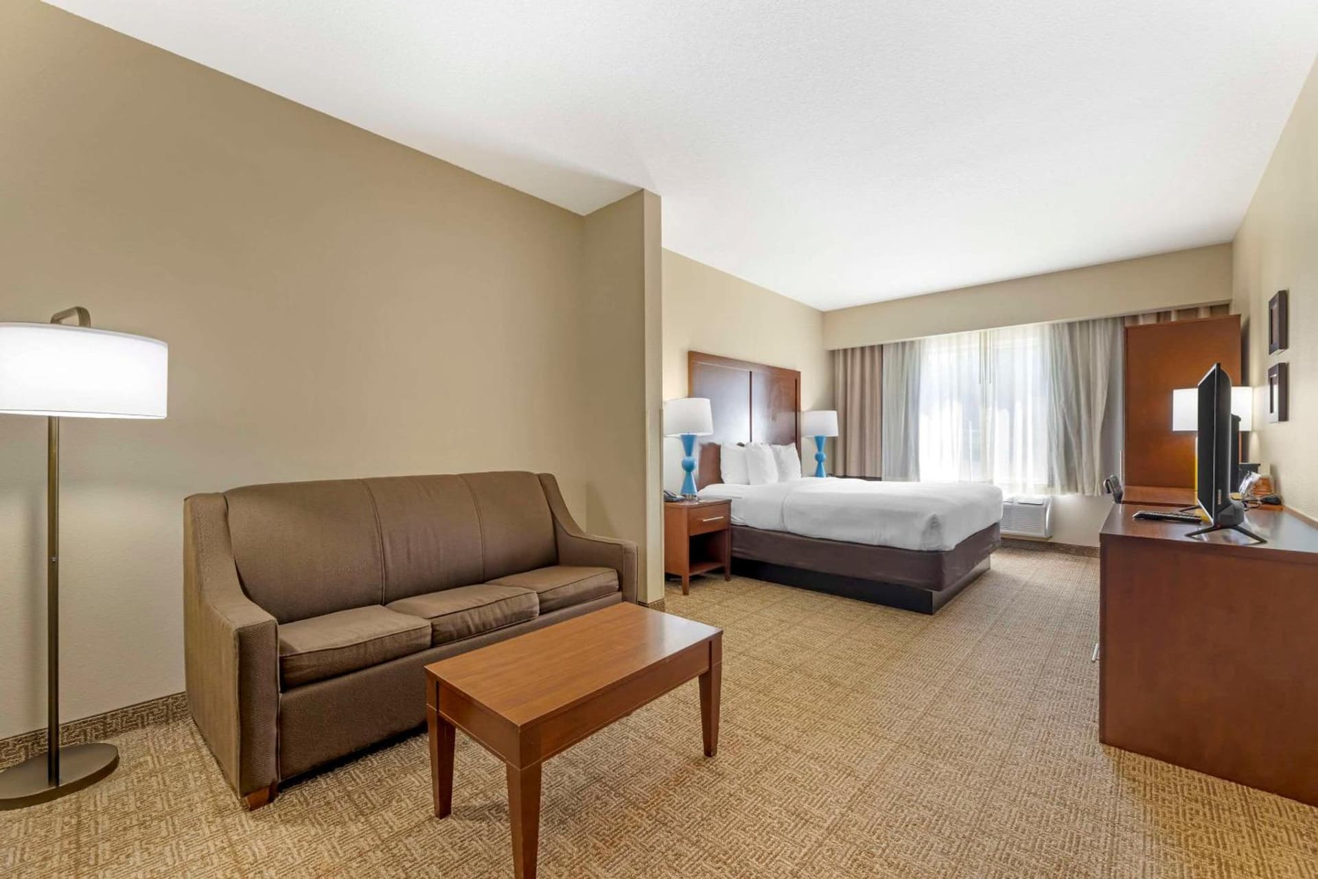 Comfort Suites Near Vancouver Mall property views in Vancouver, WA — gallery photo 3