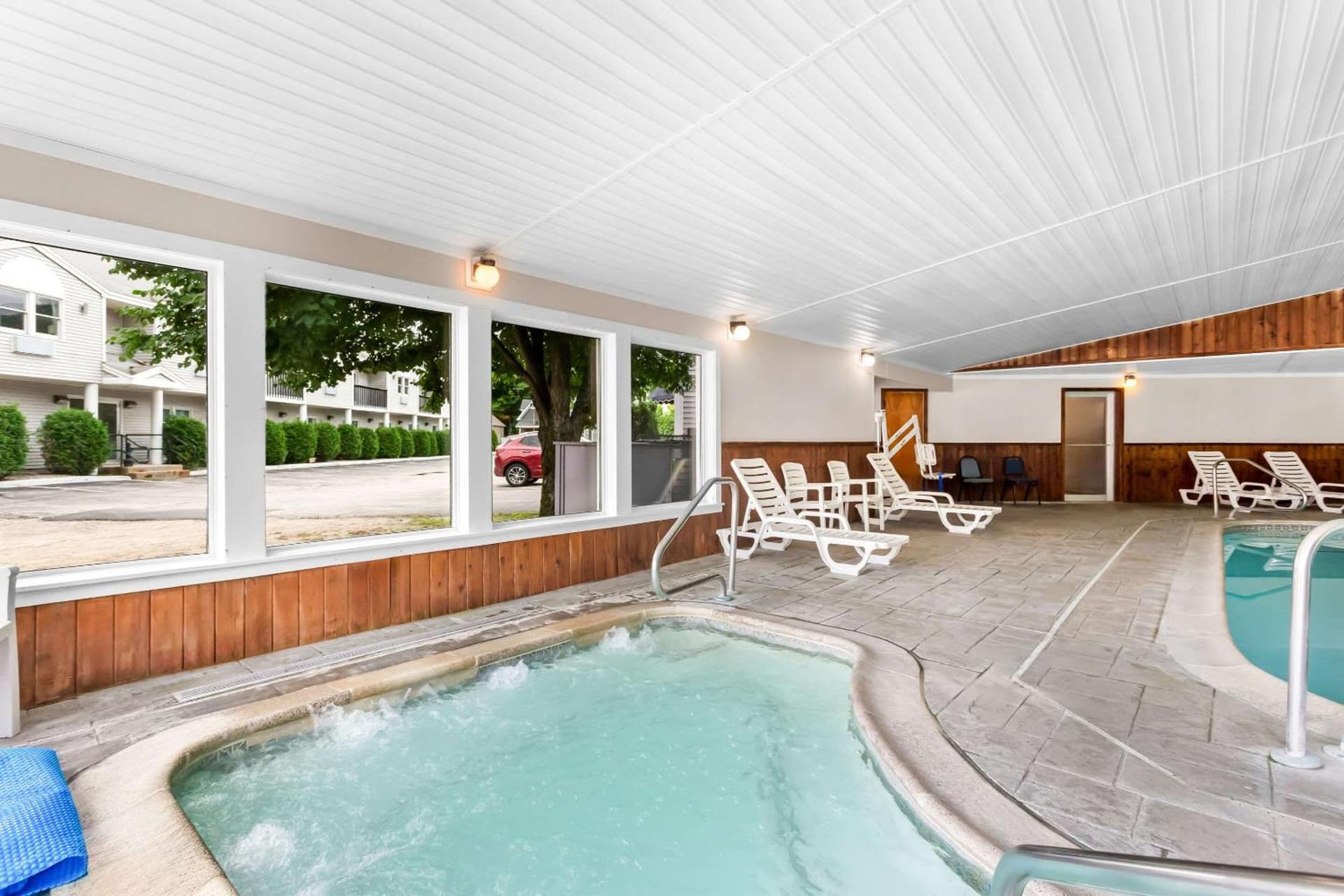 Rodeway Inn Gorham Riverside property views in Gorham — gallery photo 3