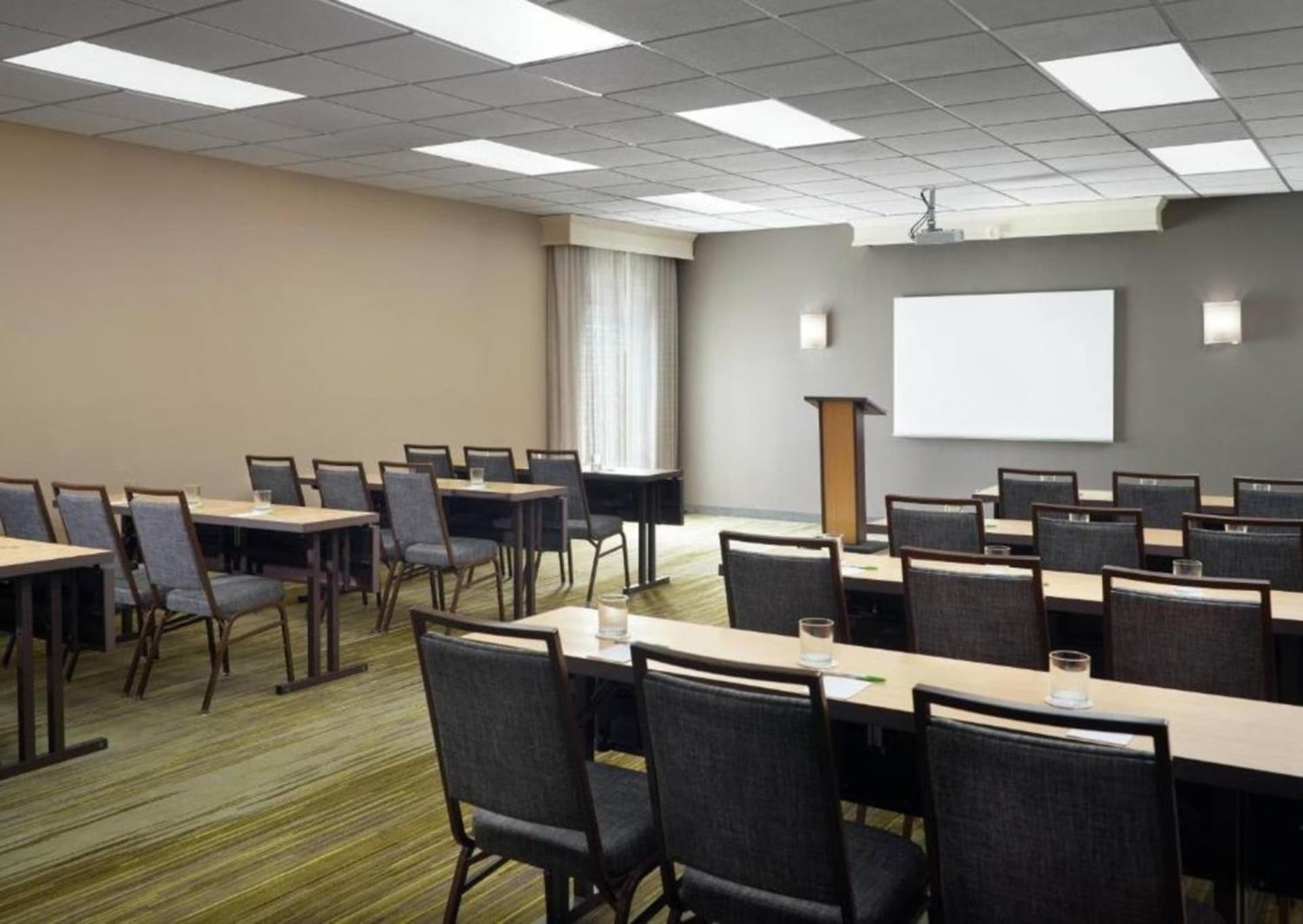 Courtyard by Marriott Macon gallery photo in Macon, GA — image 16