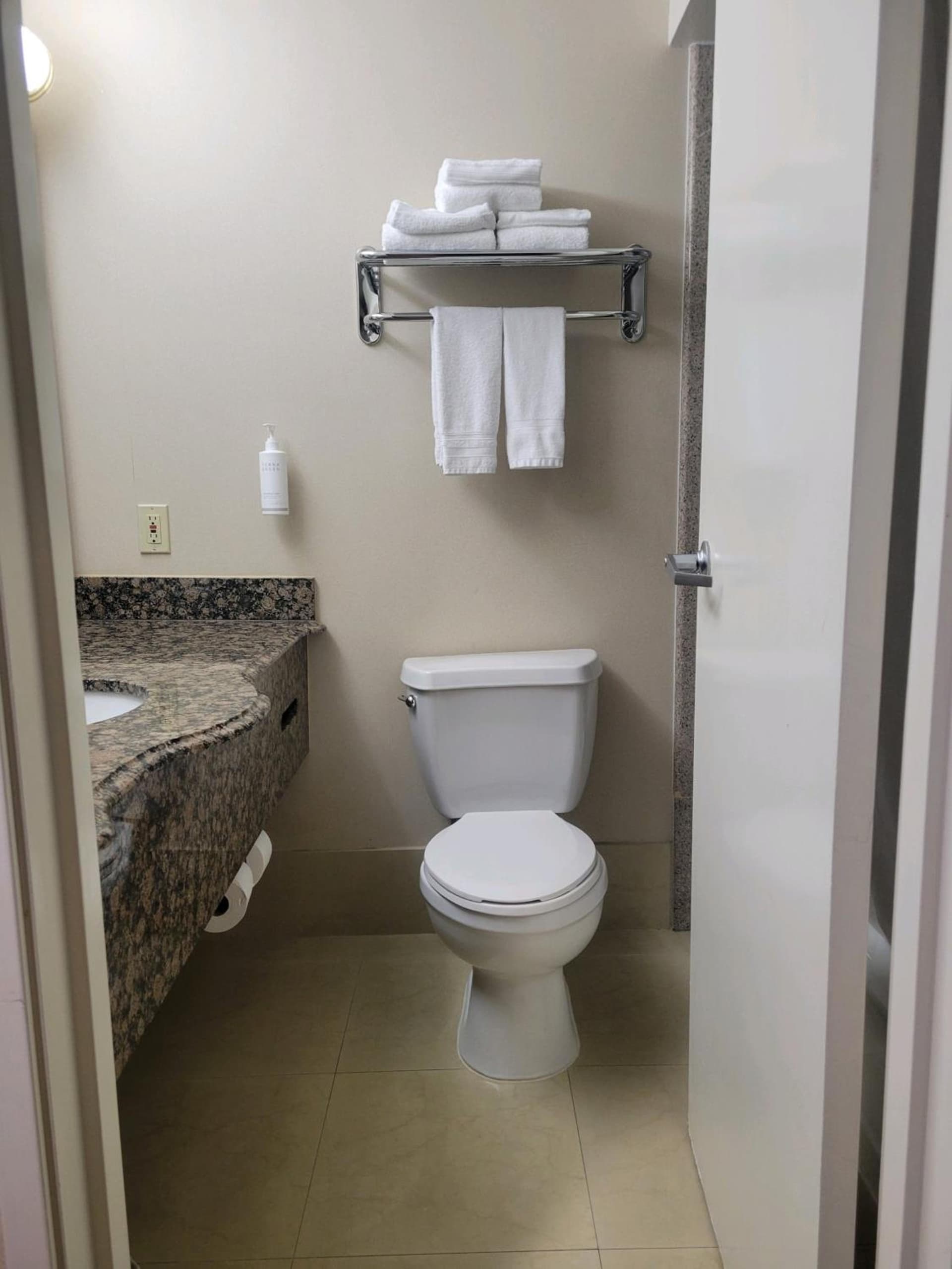 Hotel Xola gallery photo in Moreno Valley, CA — image 36