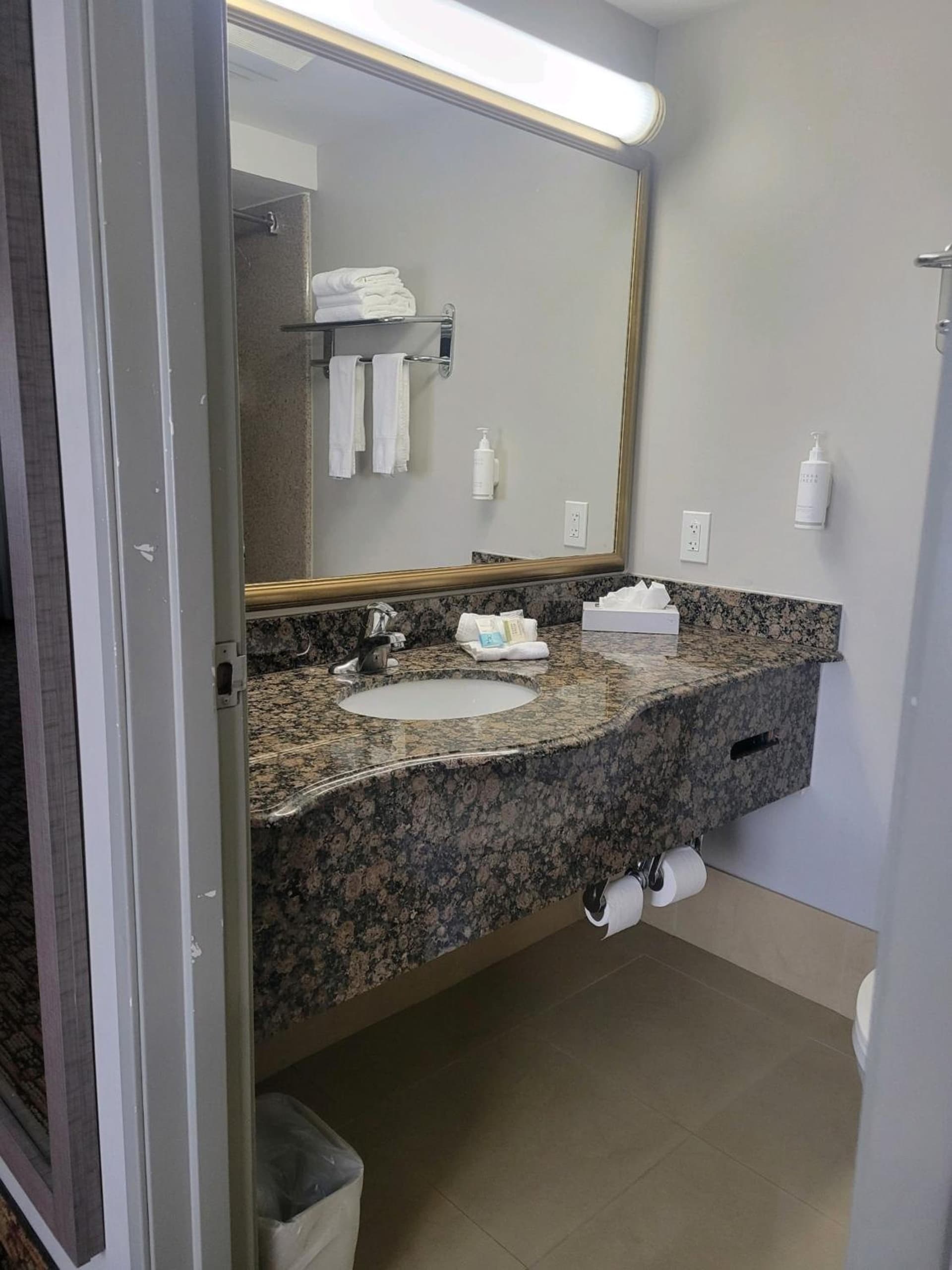 Hotel Xola gallery photo in Moreno Valley, CA — image 32