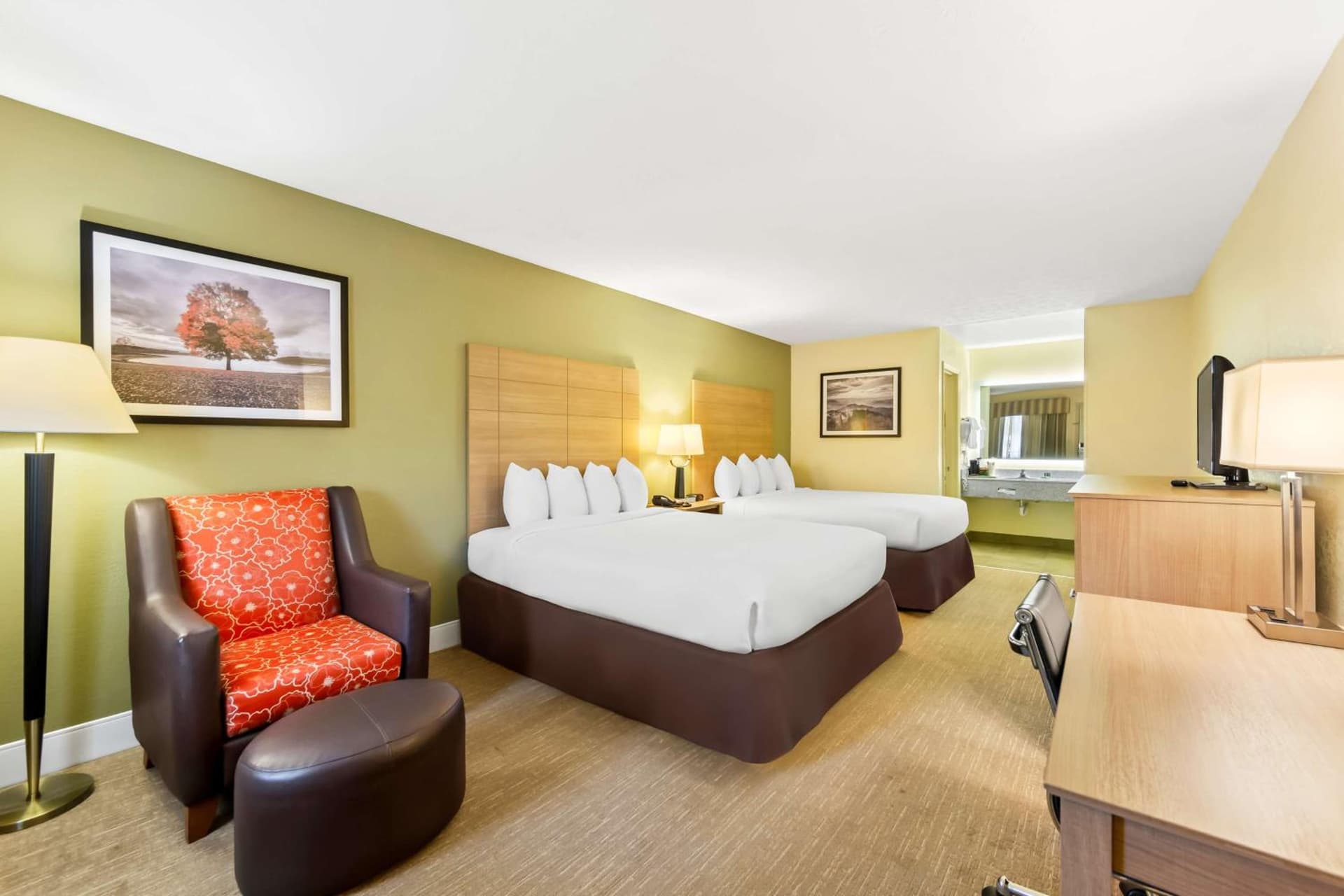 Best Western Dayton property views in Dayton, TN — gallery photo 3