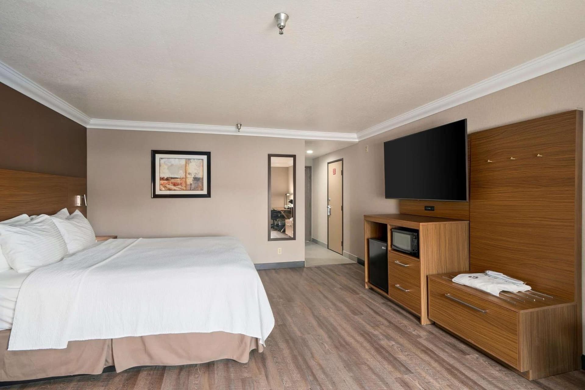 Best Western Plus Newport Mesa Inn gallery photo in Costa Mesa, CA — image 16