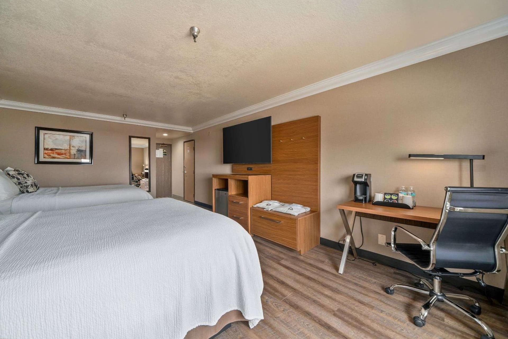 Best Western Plus Newport Mesa Inn gallery photo in Costa Mesa, CA — image 32