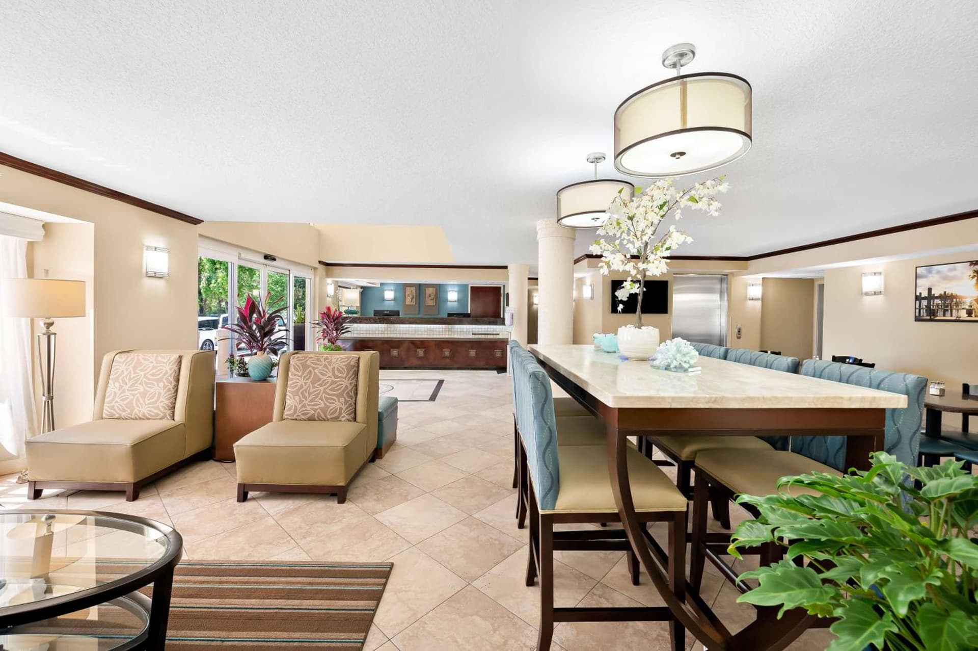 Best Western Intracoastal Inn interior in Jupiter, FL — gallery photo 2