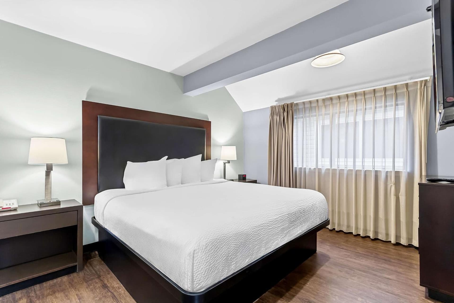 SureStay Studio by Best Western Pensacola gallery photo in Pensacola, FL — image 31