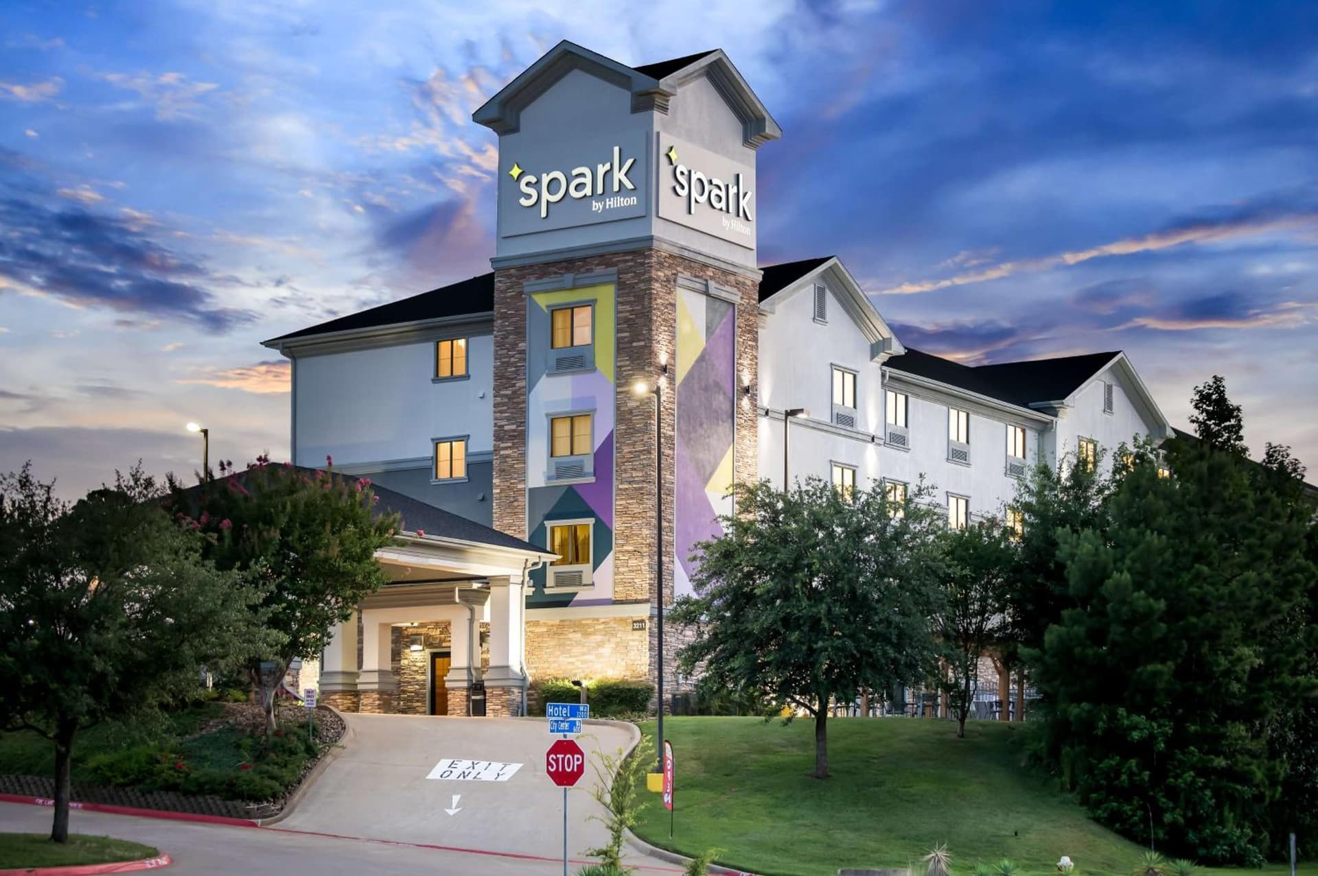Spark By Hilton Longview interior in Longview, TX — gallery photo 2
