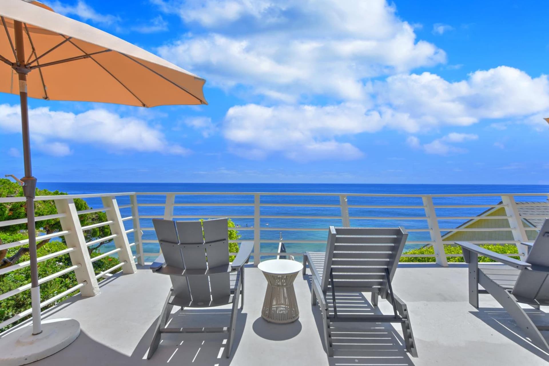 Laguna Surf Lodge by SCP Hotels property views in Laguna Beach, CA — gallery photo 3