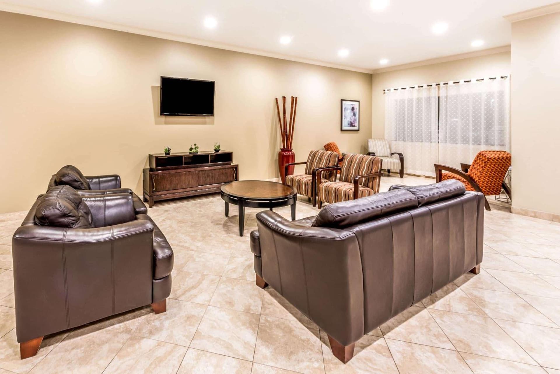 Ramada by Wyndham College Station interior in College Station, TX — gallery photo 2