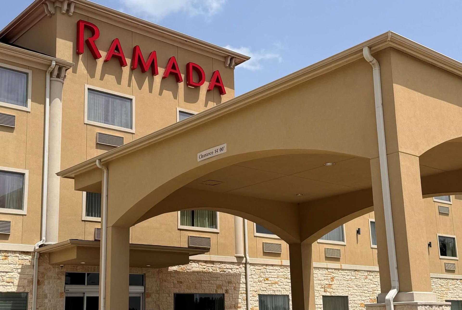 Ramada by Wyndham College Station gallery photo in College Station, TX — image 67