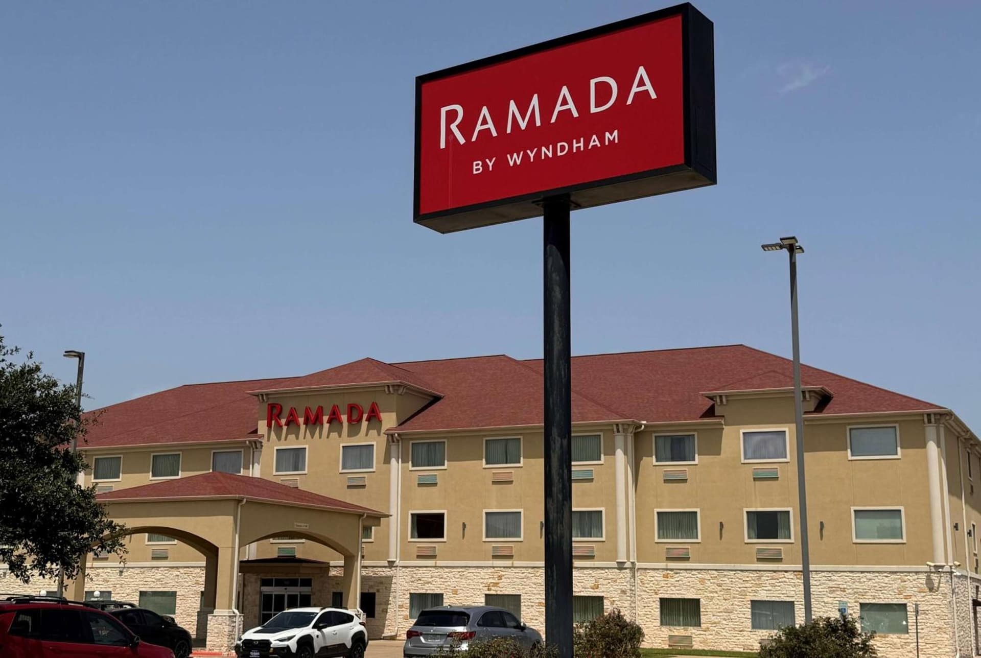 Ramada by Wyndham College Station gallery photo in College Station, TX — image 53