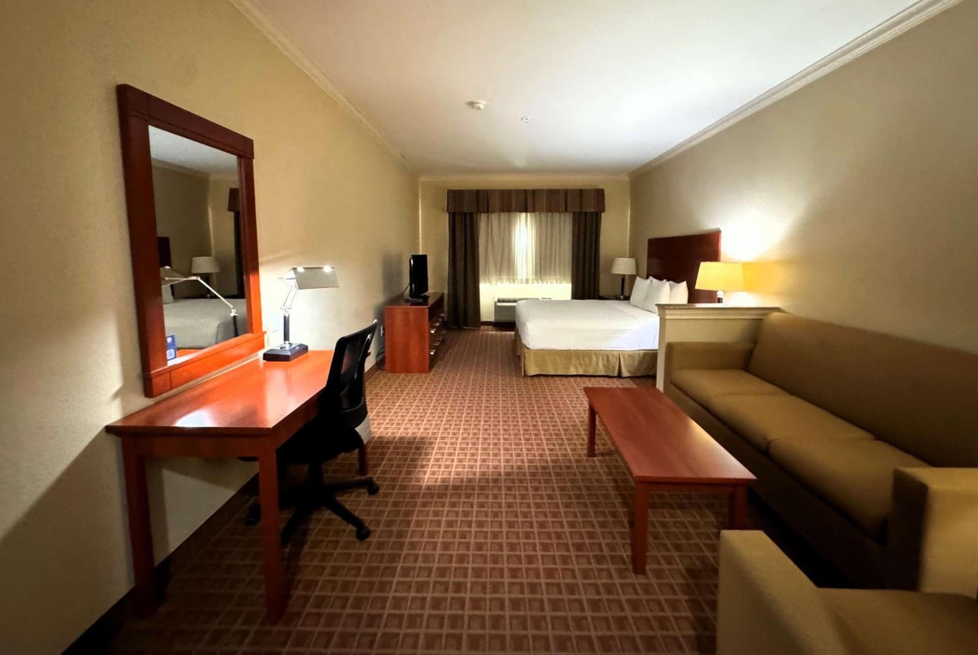 Ramada by Wyndham College Station gallery photo in College Station, TX — image 37